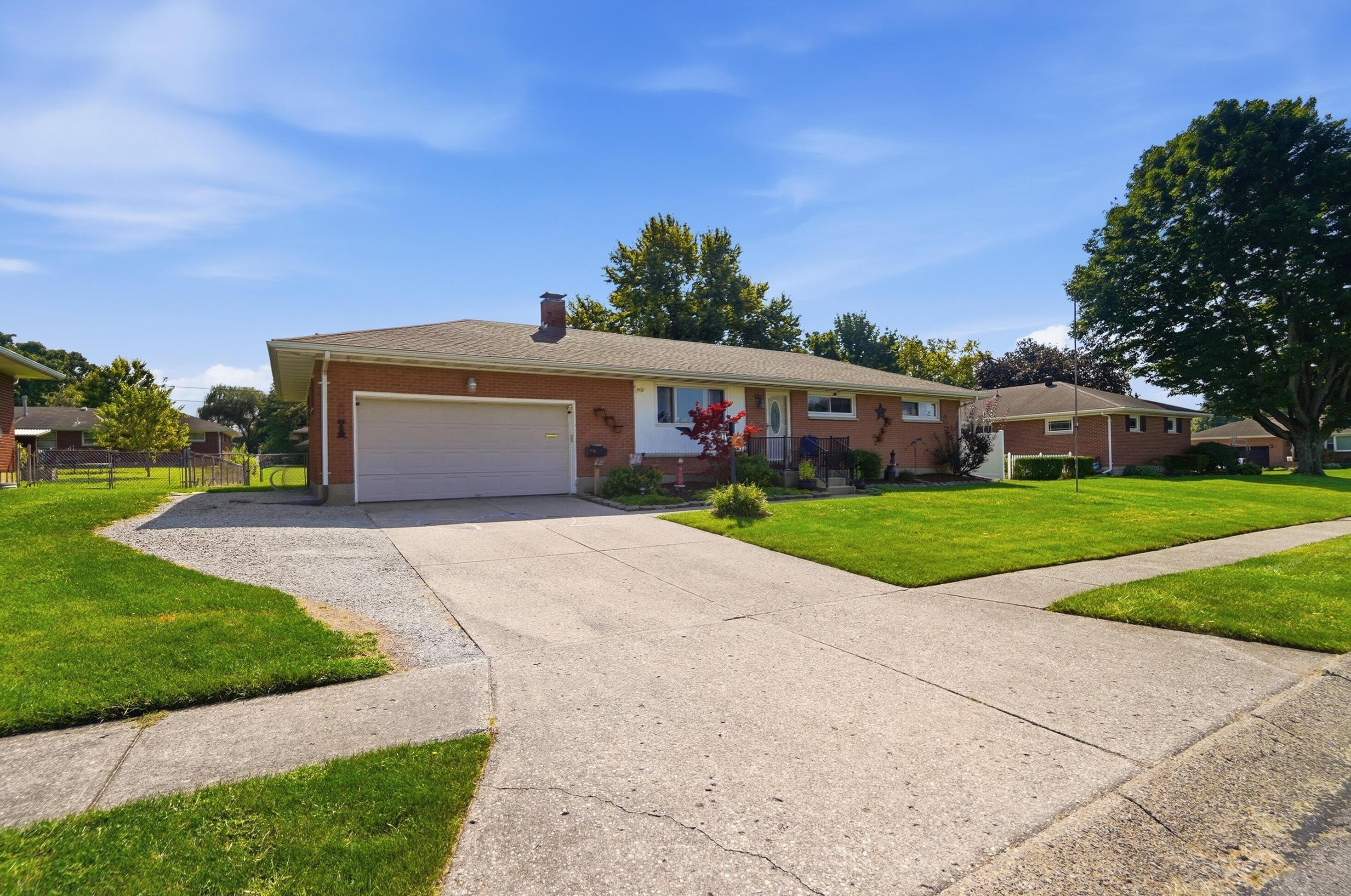 4522 Laredo Street Property Photo 3