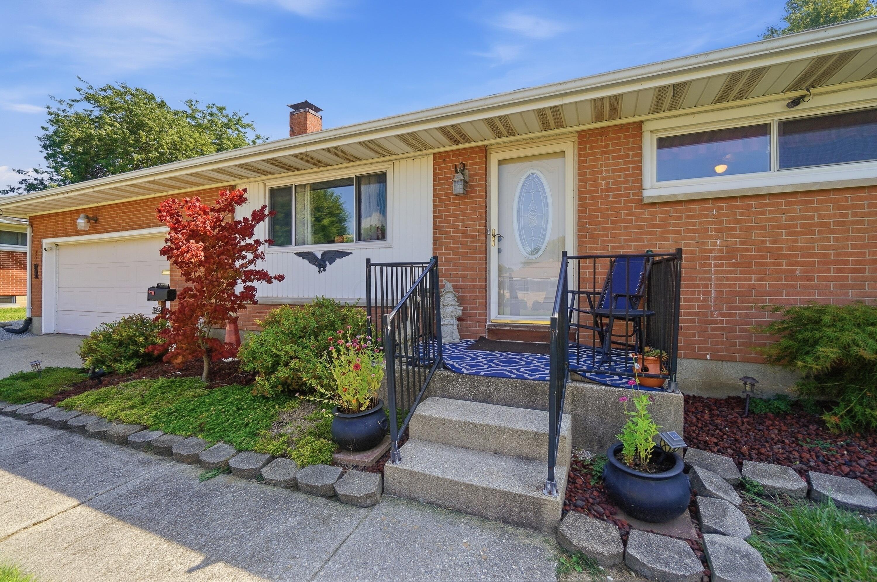 4522 Laredo Street Property Photo 6