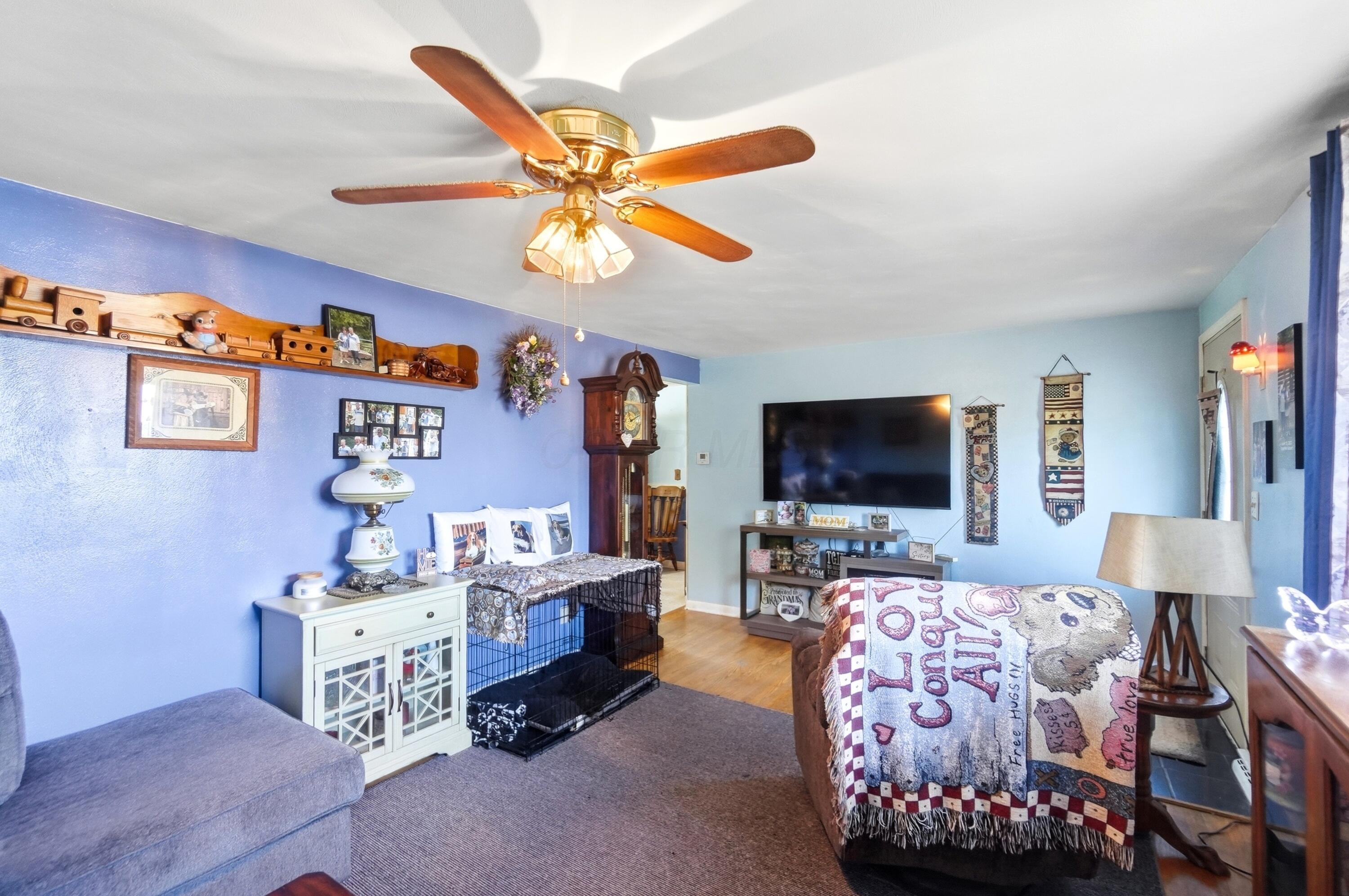 4522 Laredo Street Property Photo 10