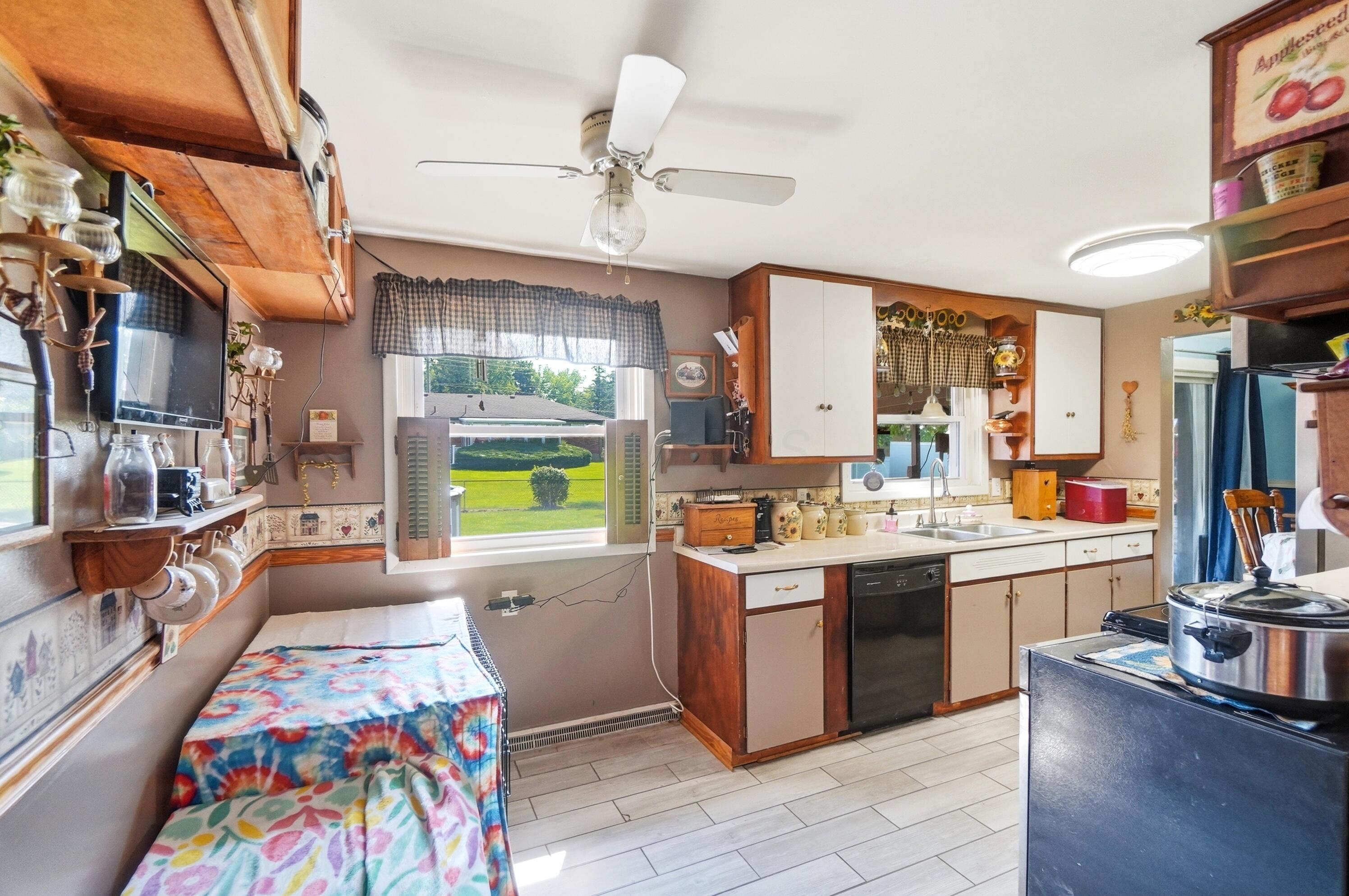 4522 Laredo Street Property Photo 19