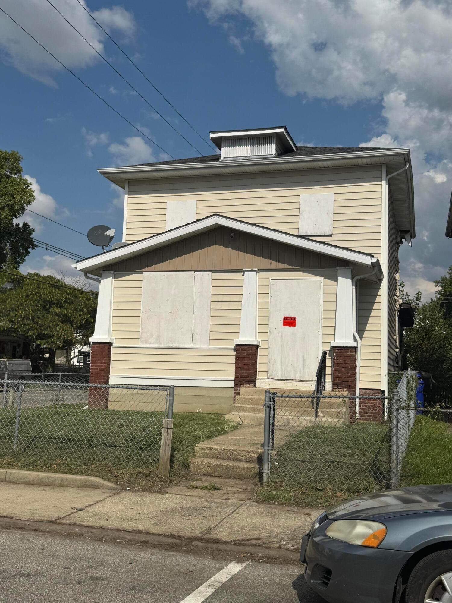 176 S Brehl Avenue Property Photo 1