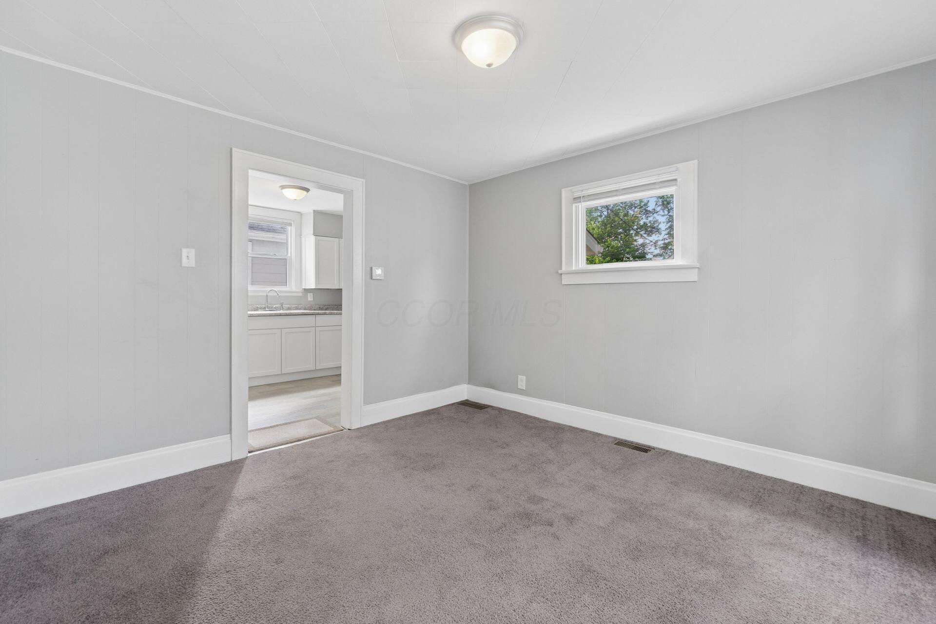 611 E Jenkins Avenue Property Photo 7