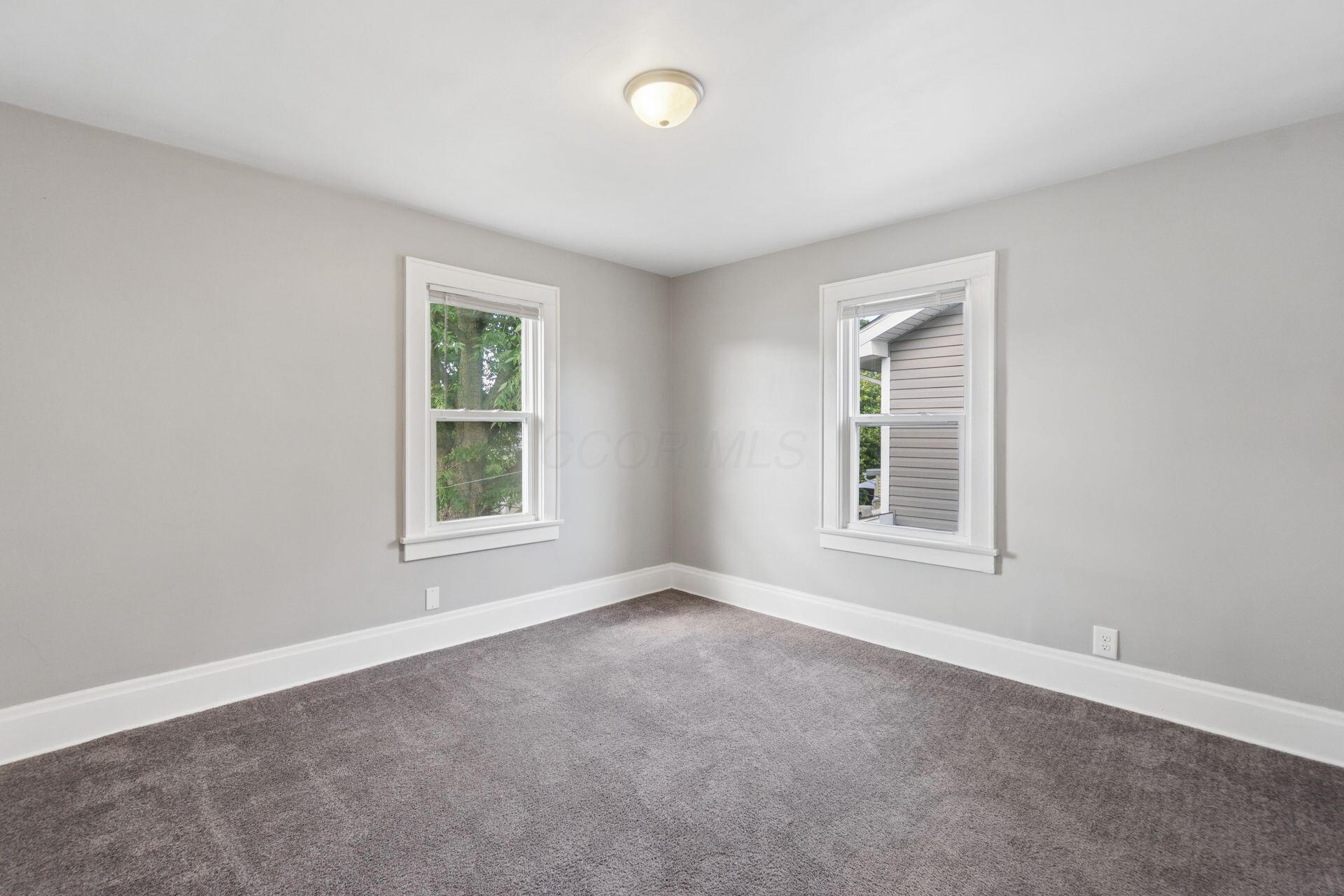 611 E Jenkins Avenue Property Photo 17