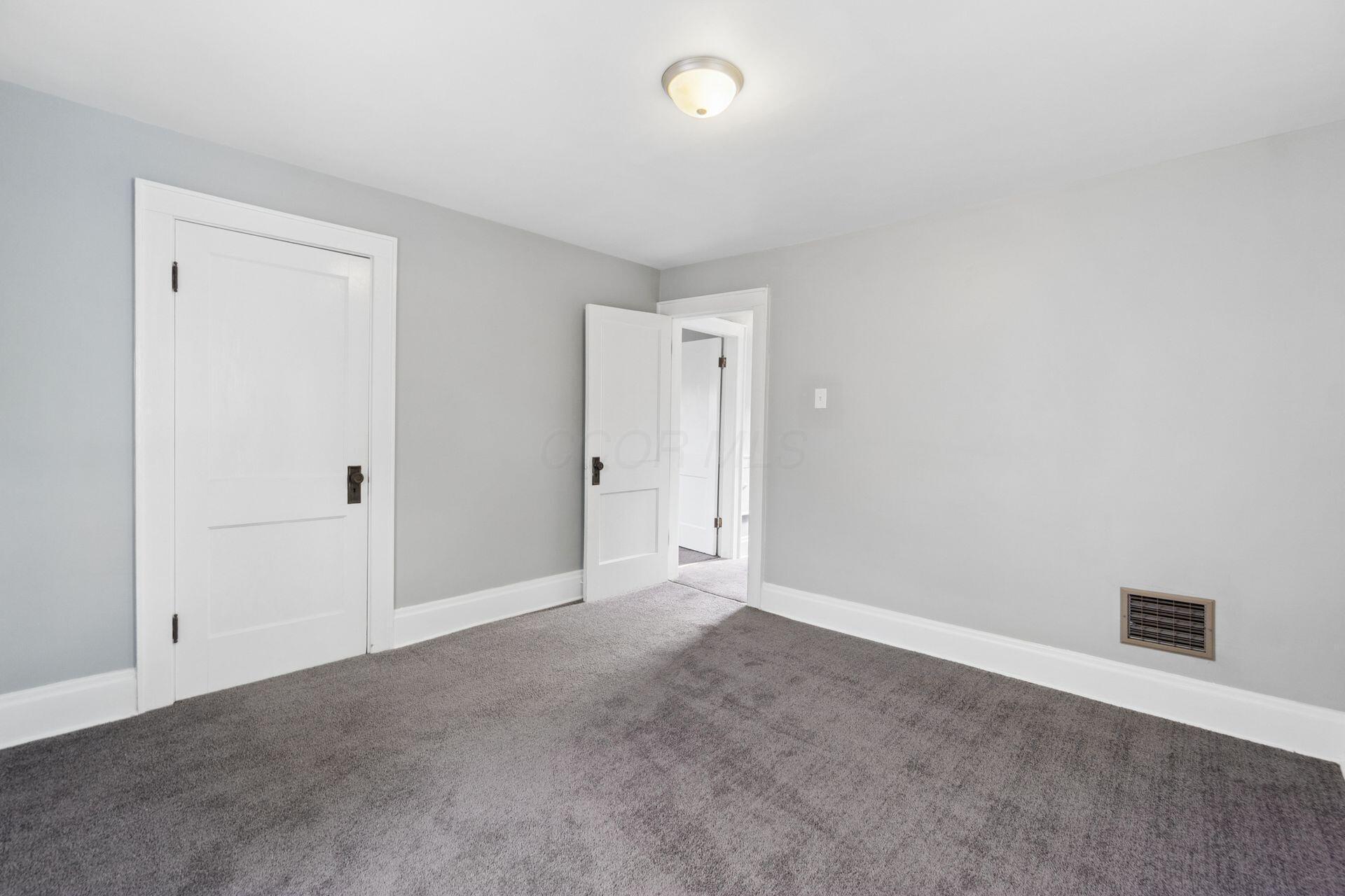 611 E Jenkins Avenue Property Photo 18