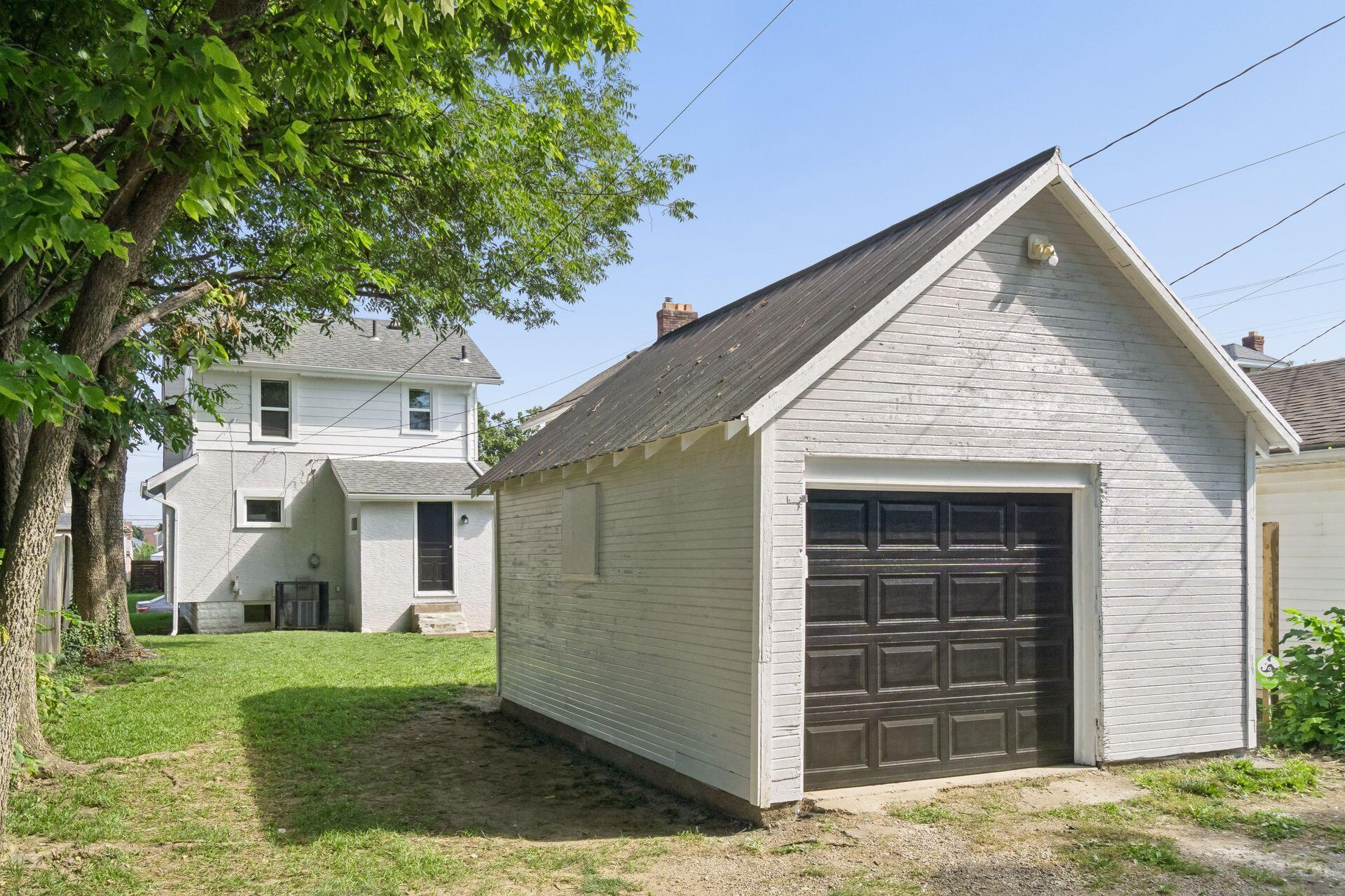 611 E Jenkins Avenue Property Photo 24
