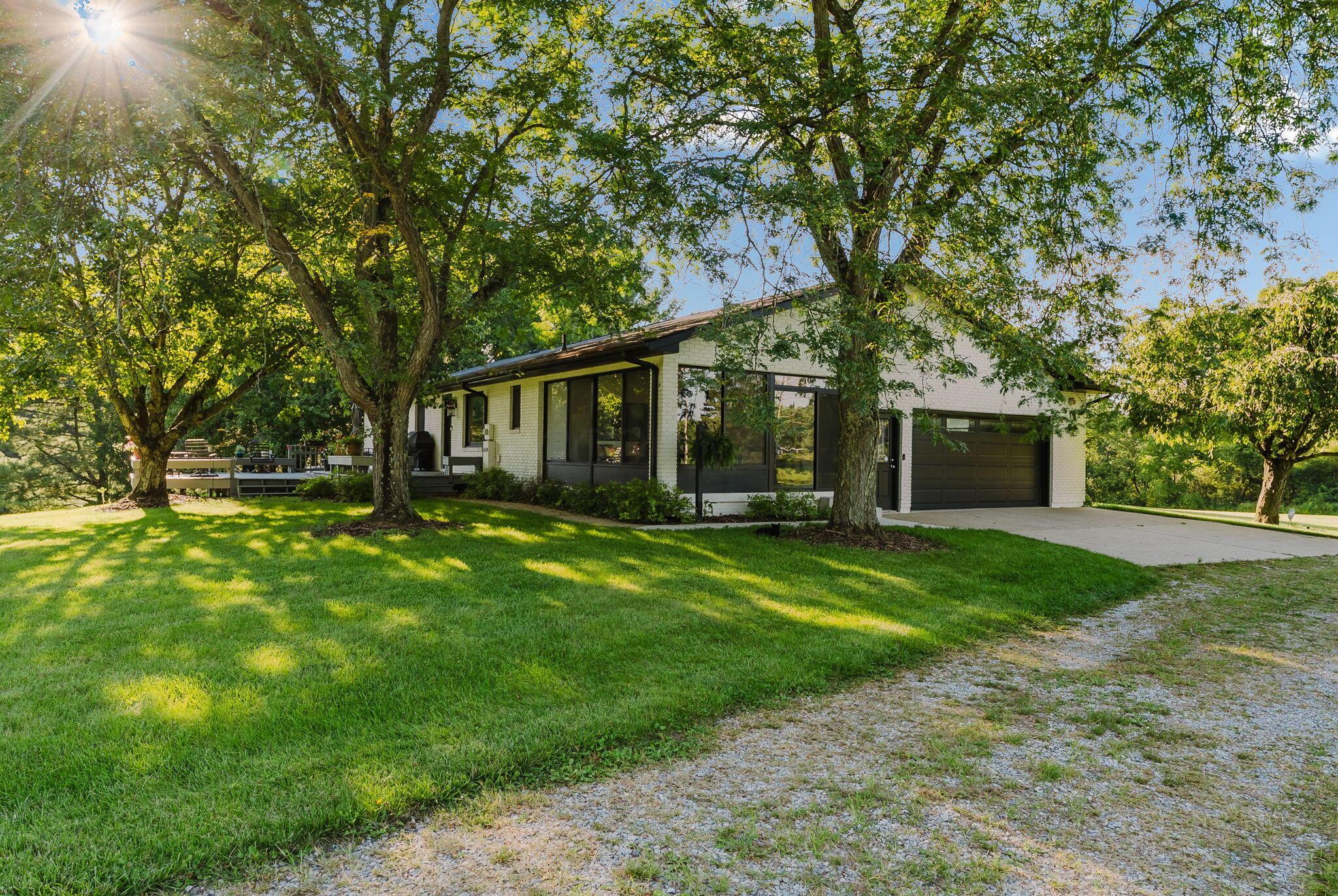 16850 Peerless Road Property Photo 1