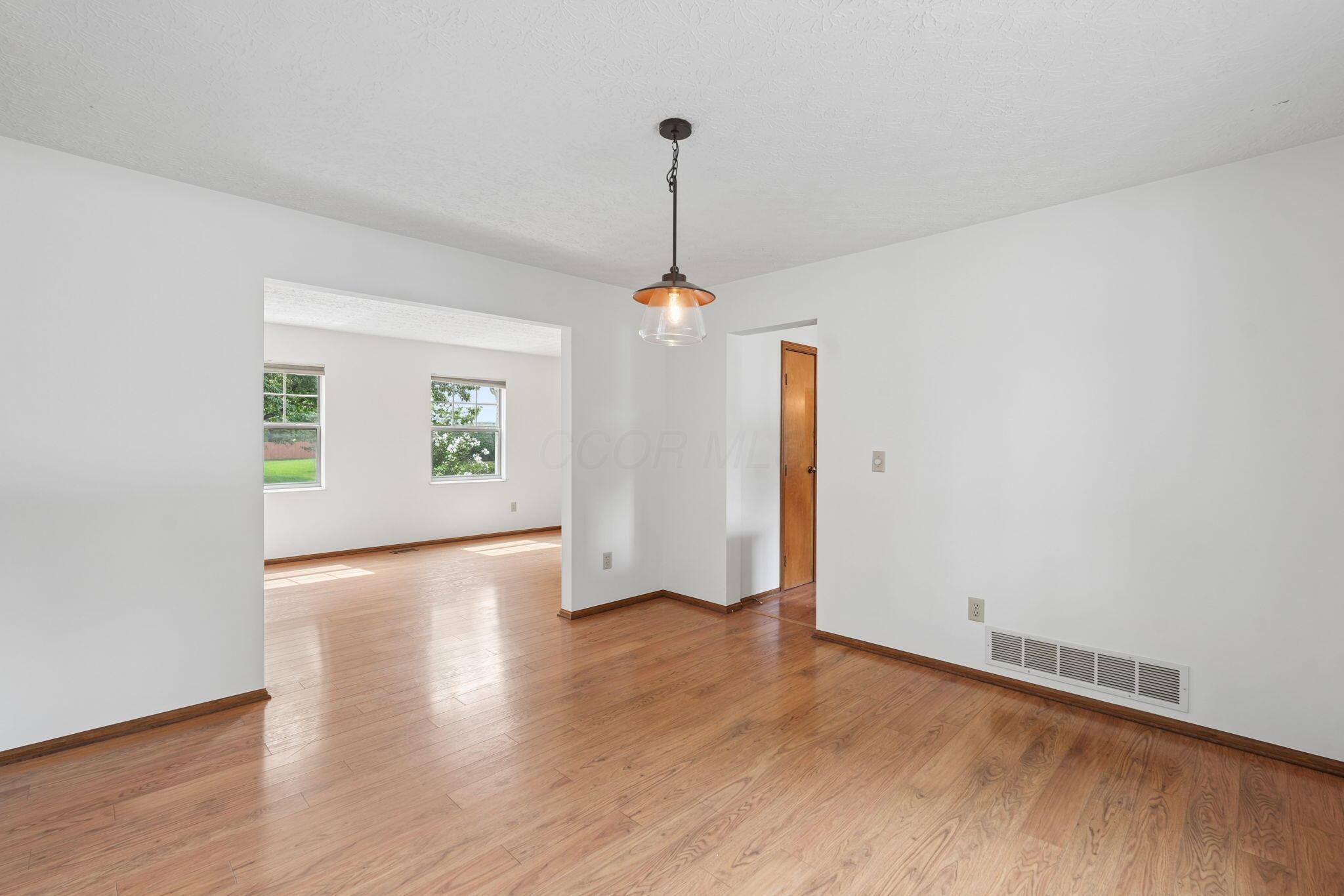 5714 Whispering Oak Boulevard Property Photo 12