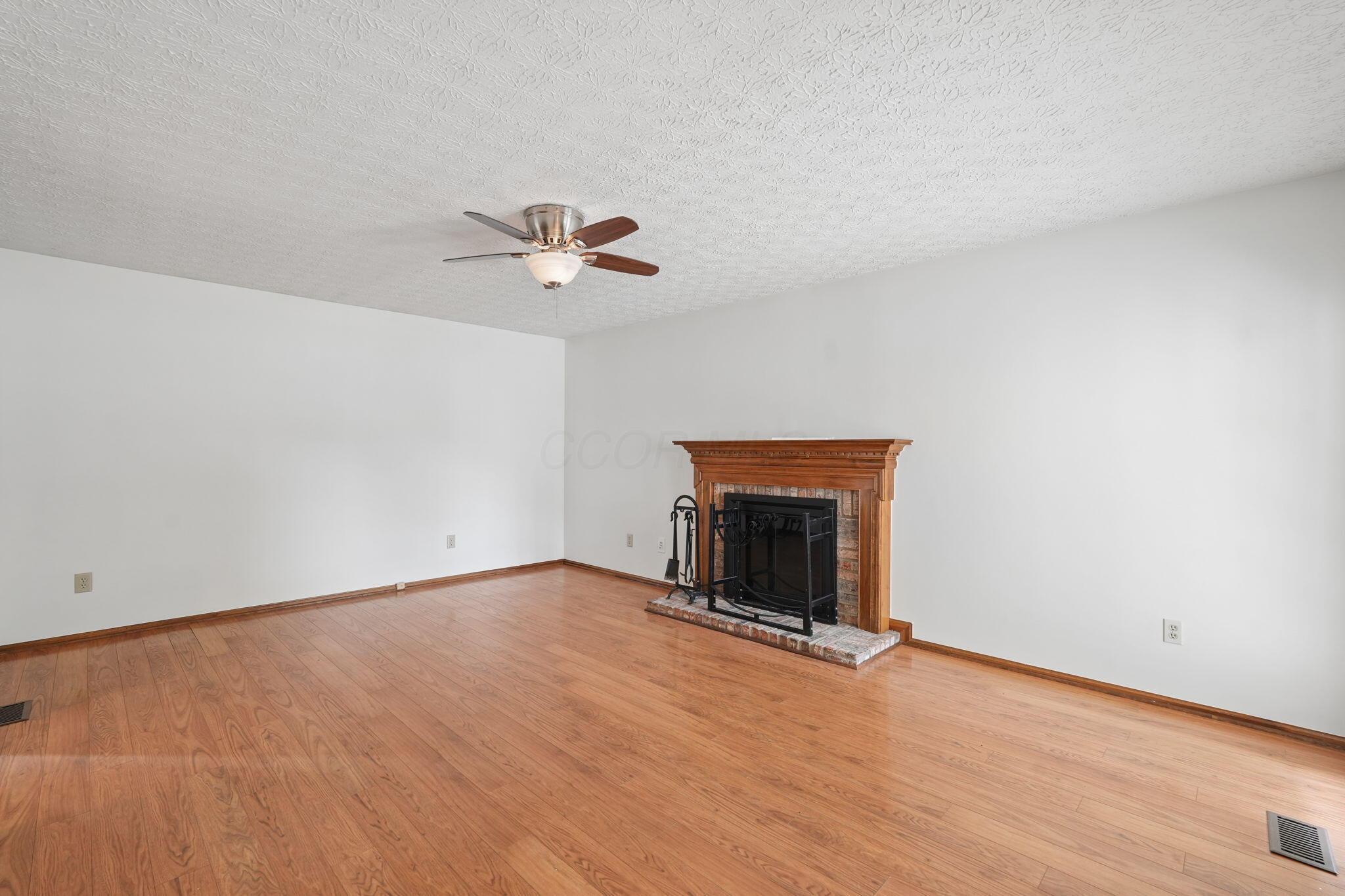 5714 Whispering Oak Boulevard Property Photo 21