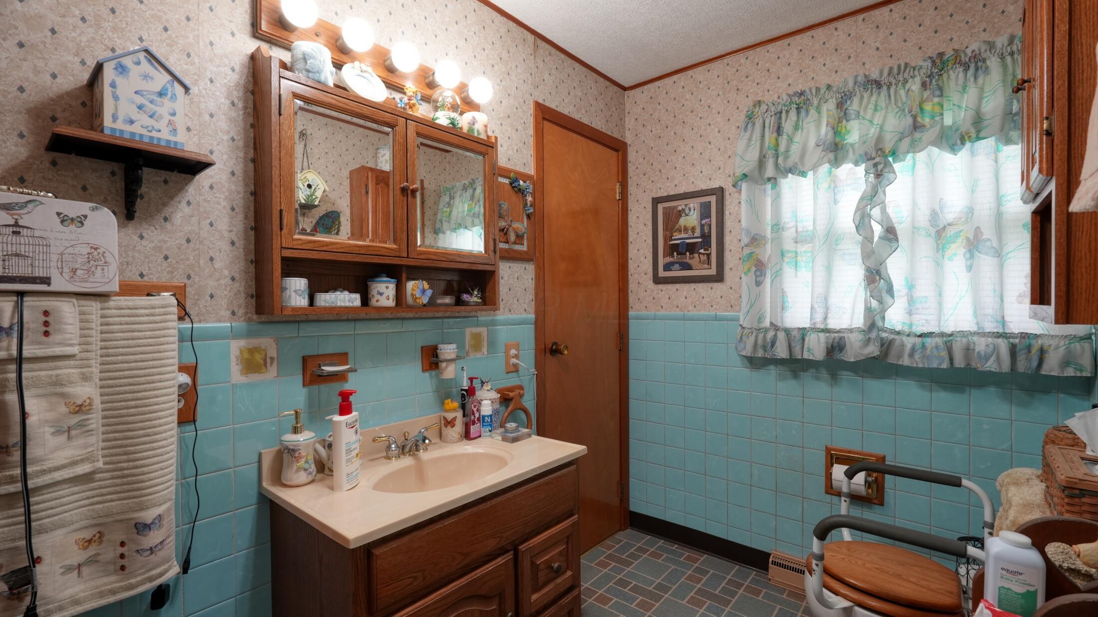 100 Vicky Lane Se Property Photo 12
