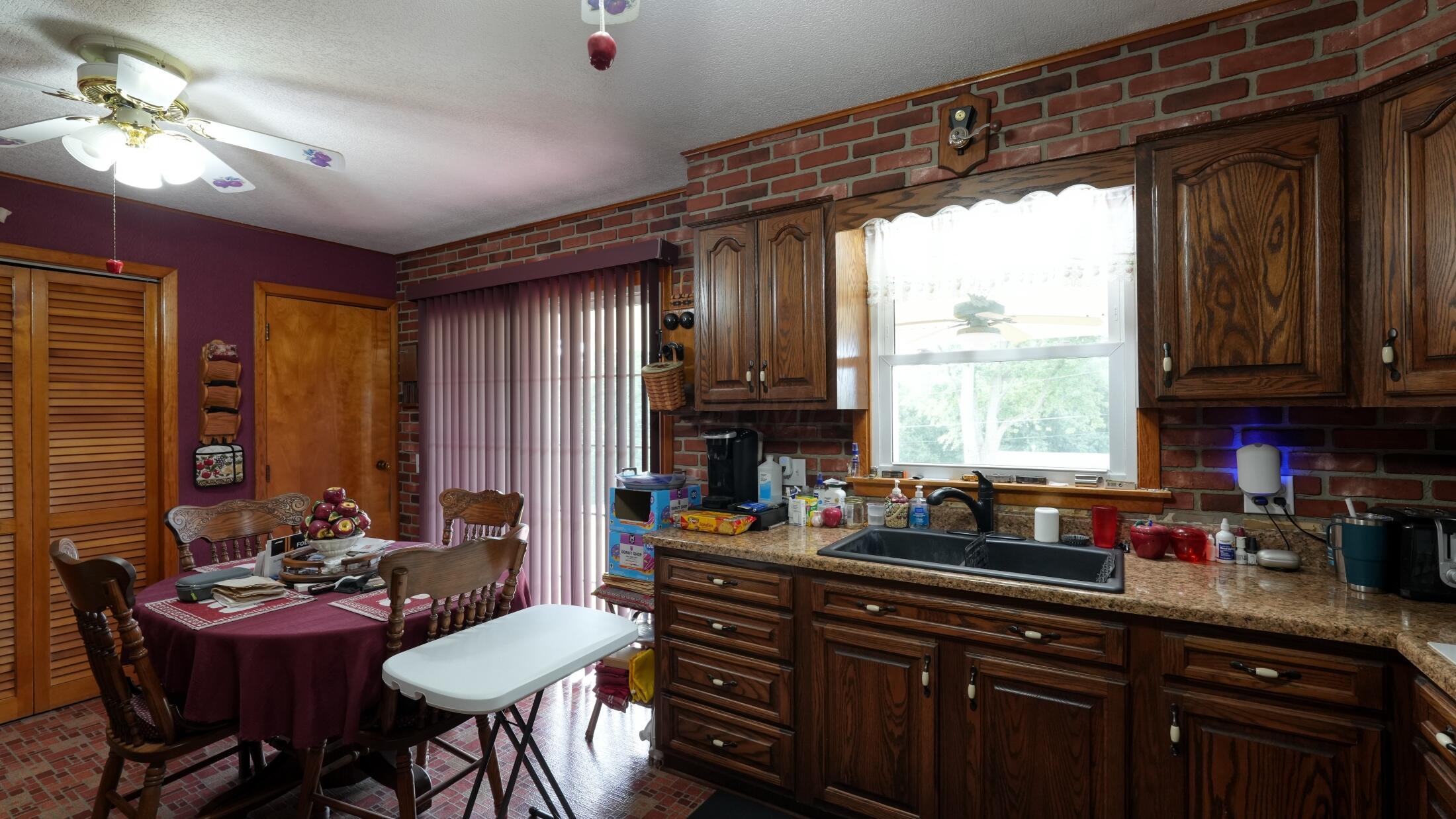 100 Vicky Lane Se Property Photo 17