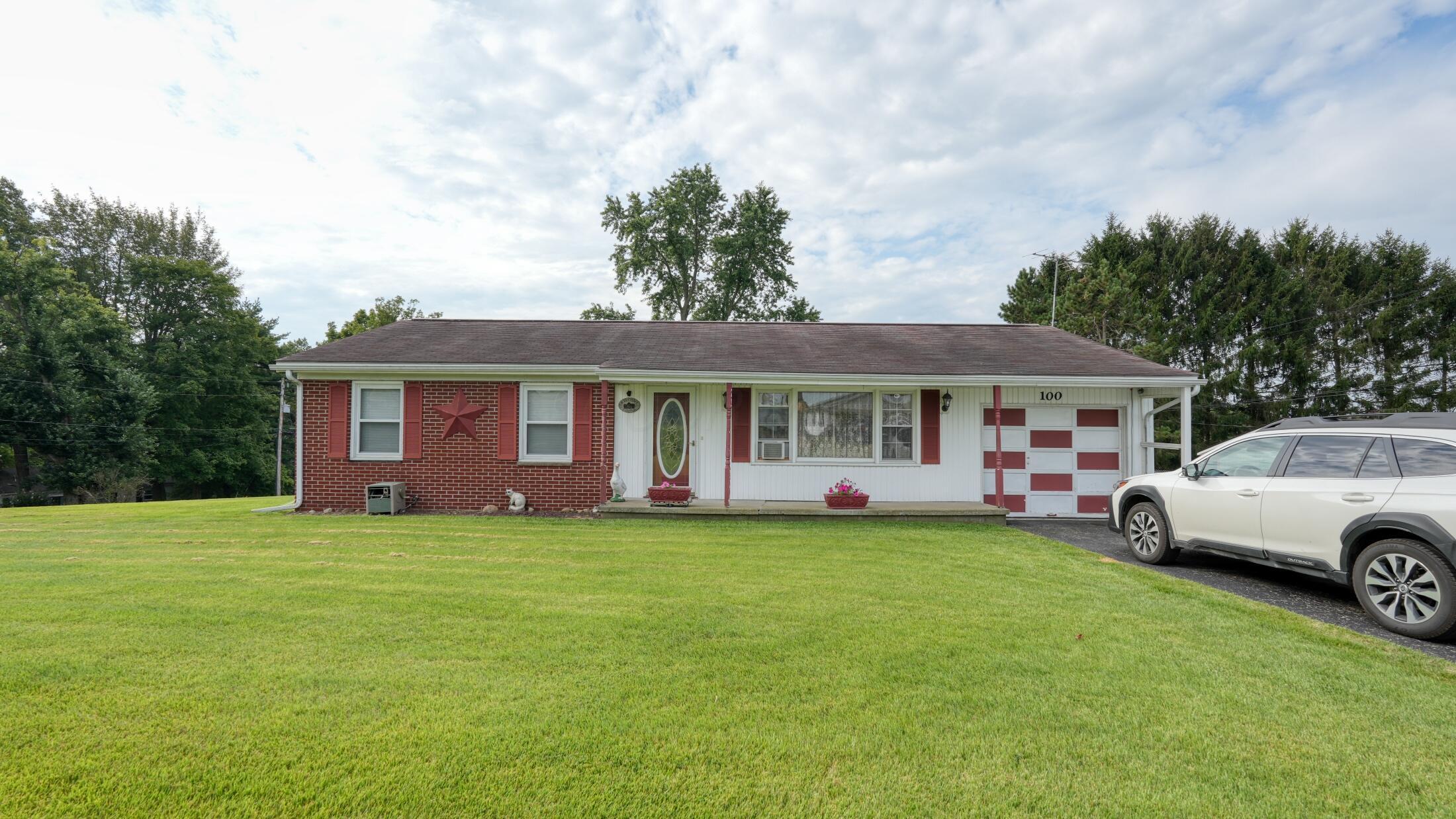 100 Vicky Lane Se Property Photo 26