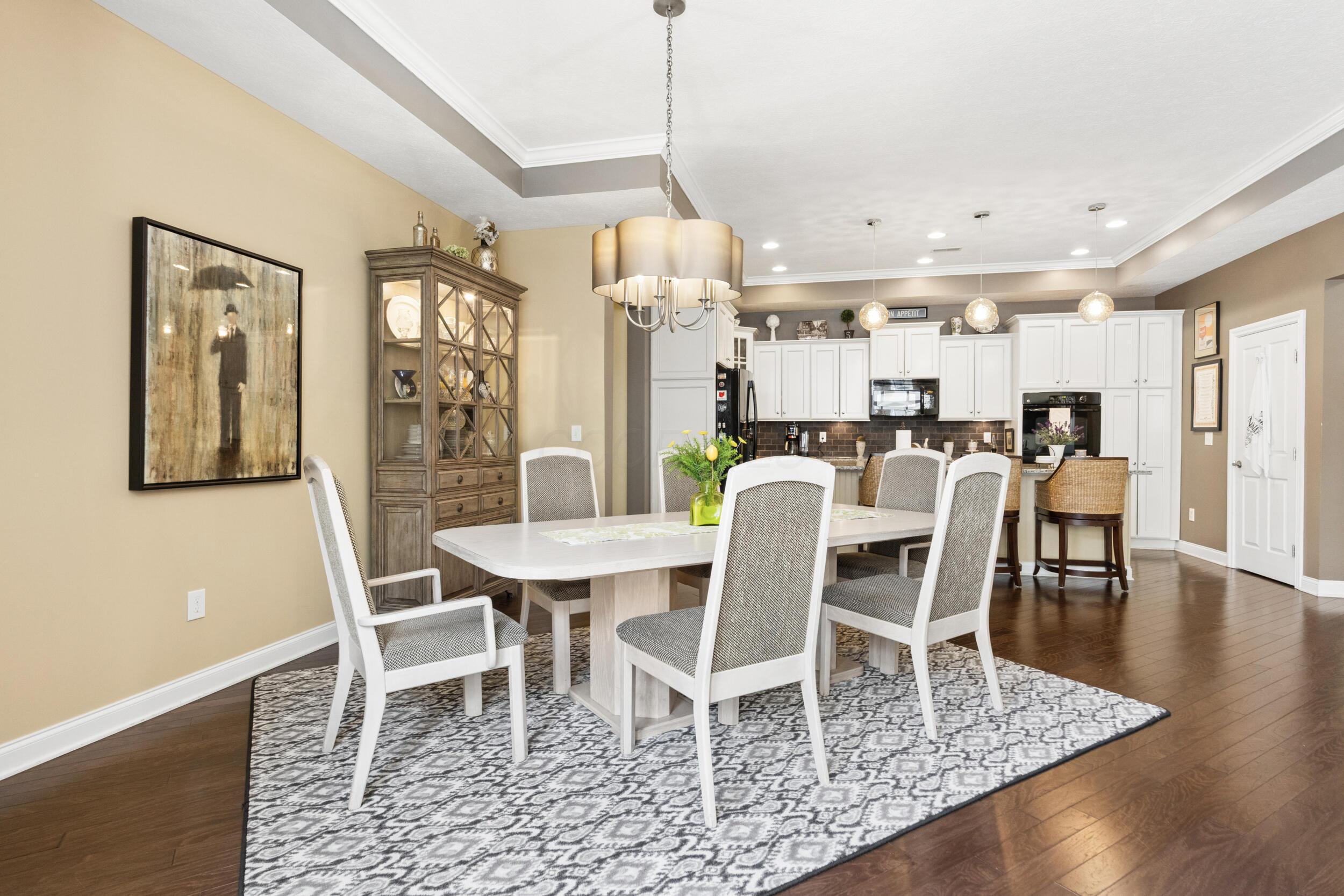 6810 Pavilion Landing Place Property Photo 6