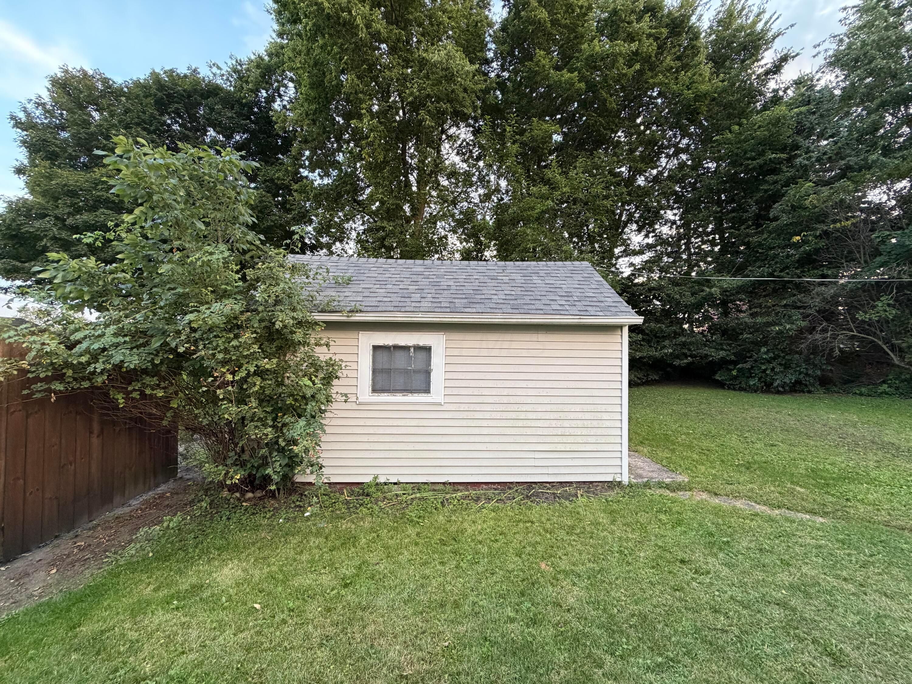 441 E Main Street Property Photo 14