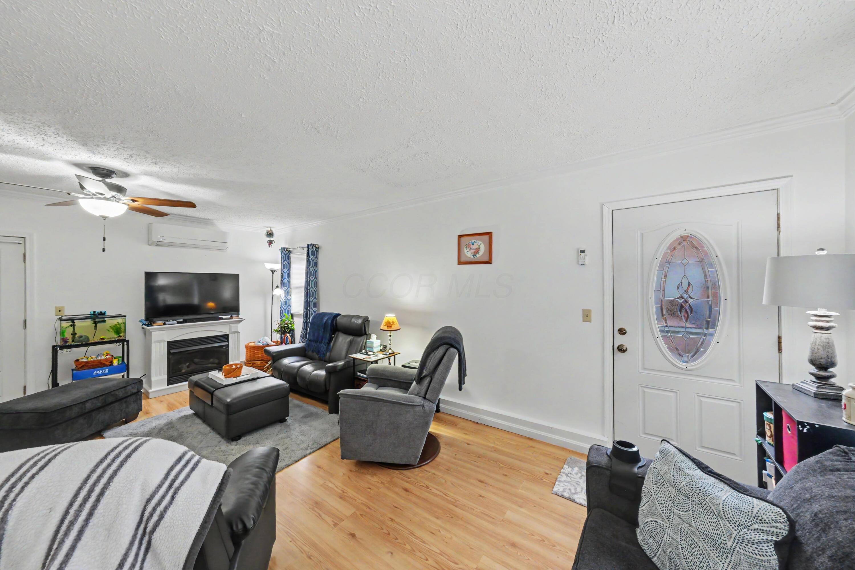 972 Reed Road Property Photo 8
