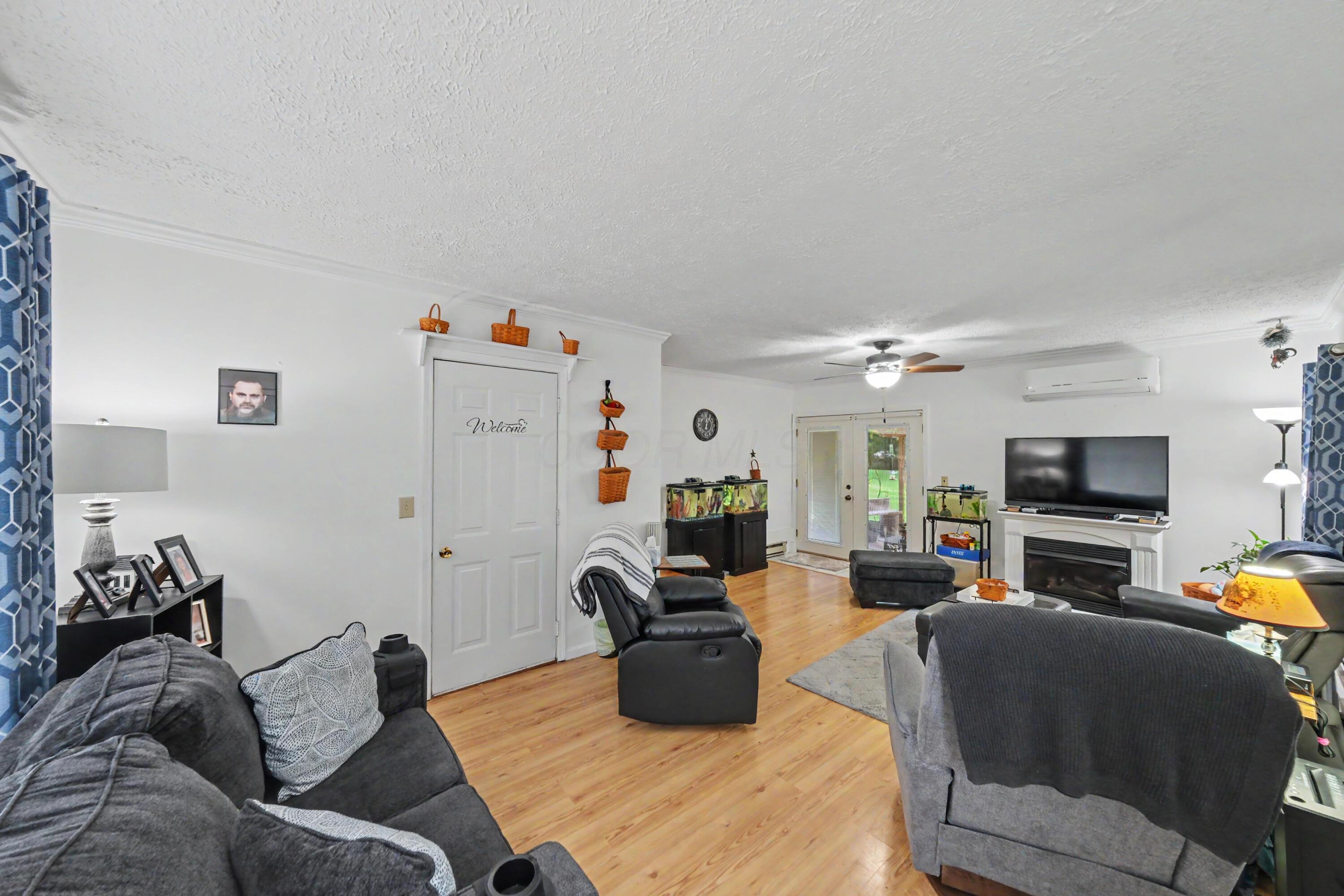 972 Reed Road Property Photo 9