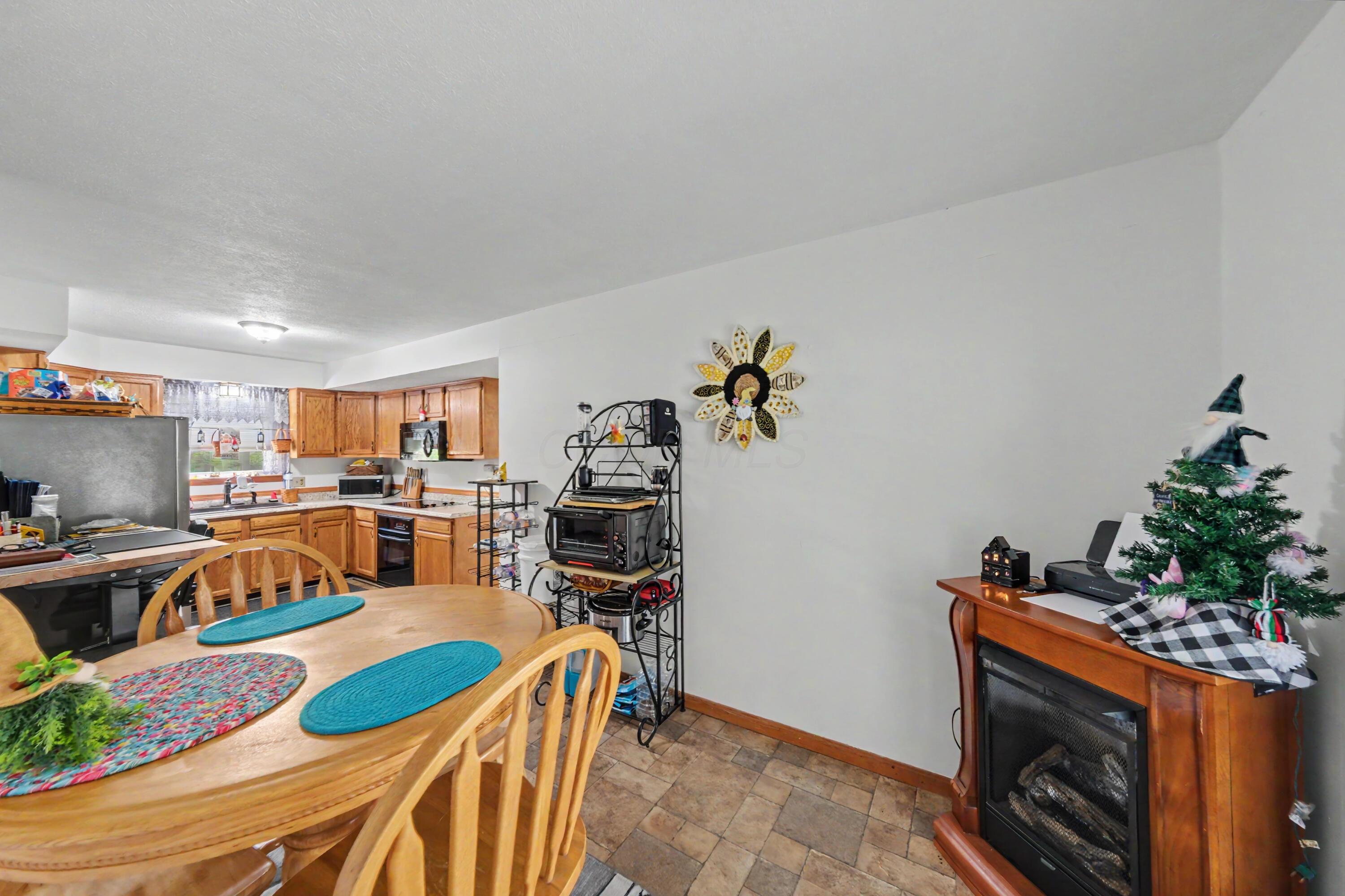 972 Reed Road Property Photo 15