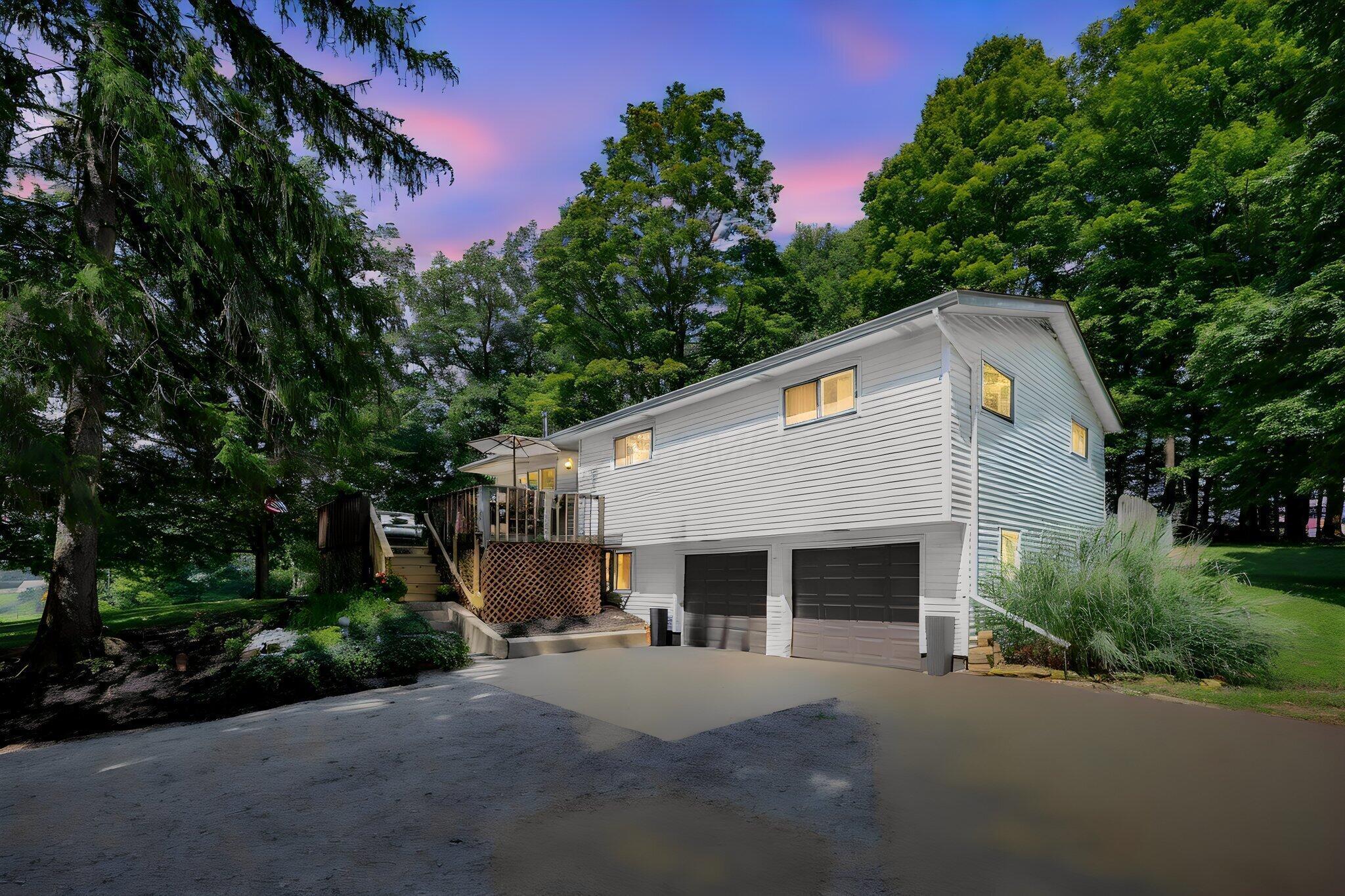 11227 Blue Jay Road Property Photo 2