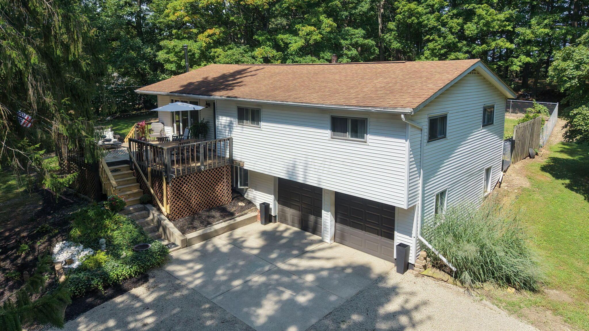 11227 Blue Jay Road Property Photo 3