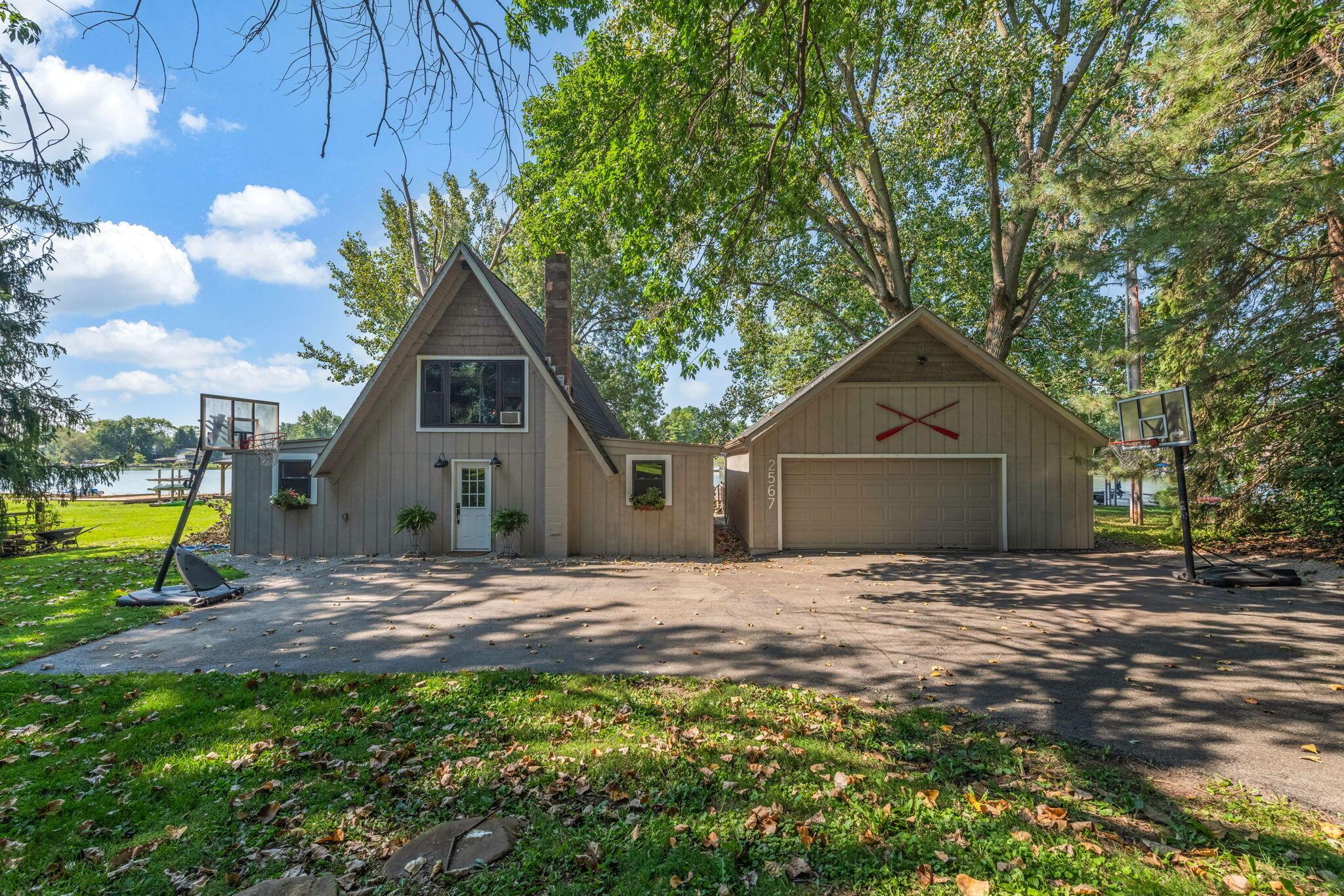 2567 W Choctaw Drive Property Photo 6