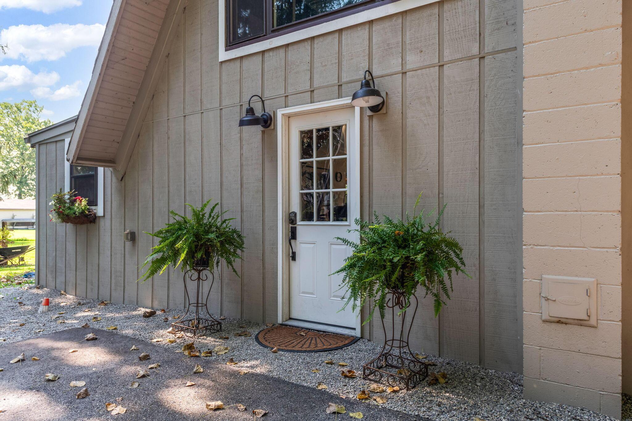 2567 W Choctaw Drive Property Photo 10