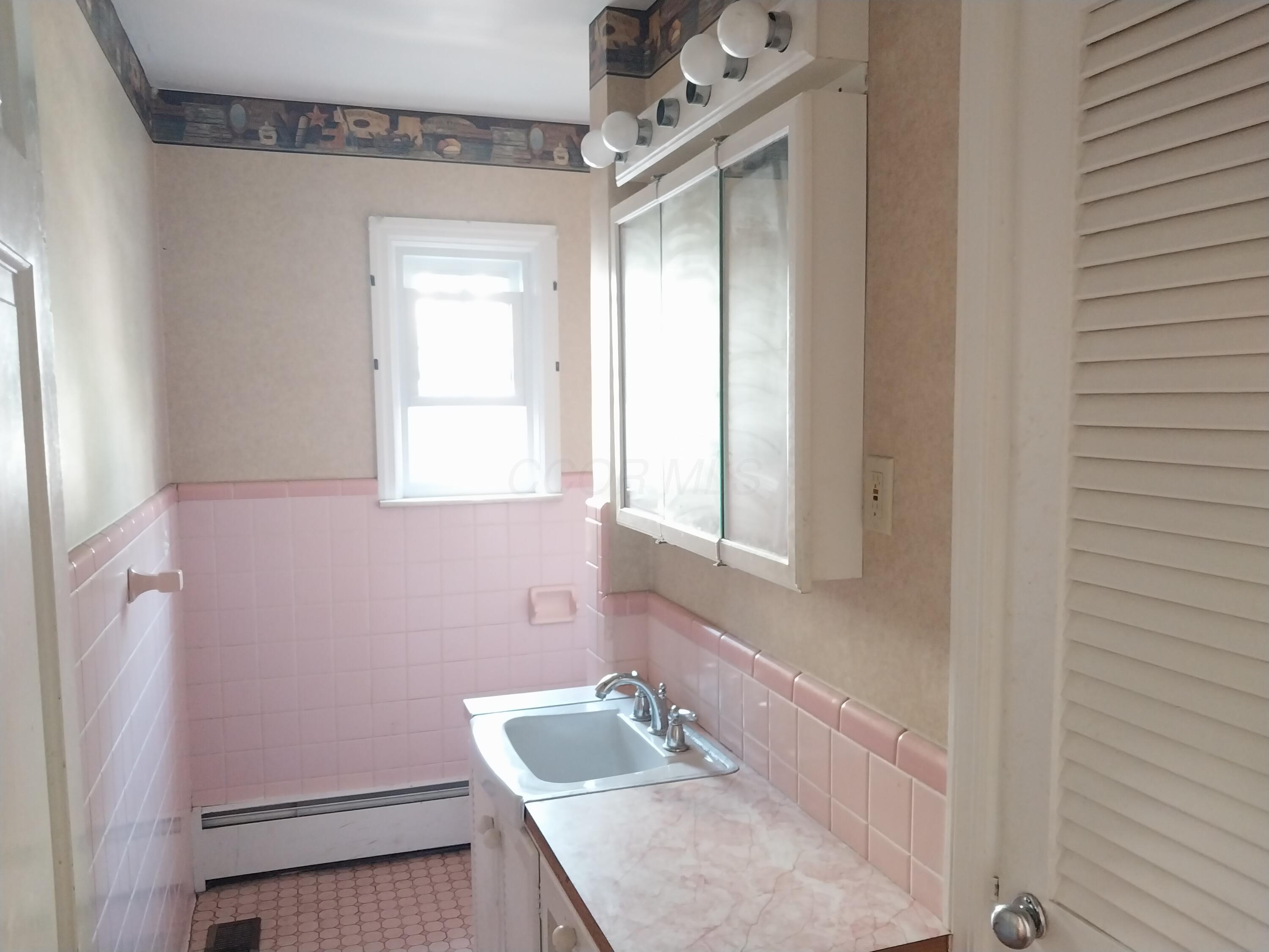 226033235 Property Photo 17