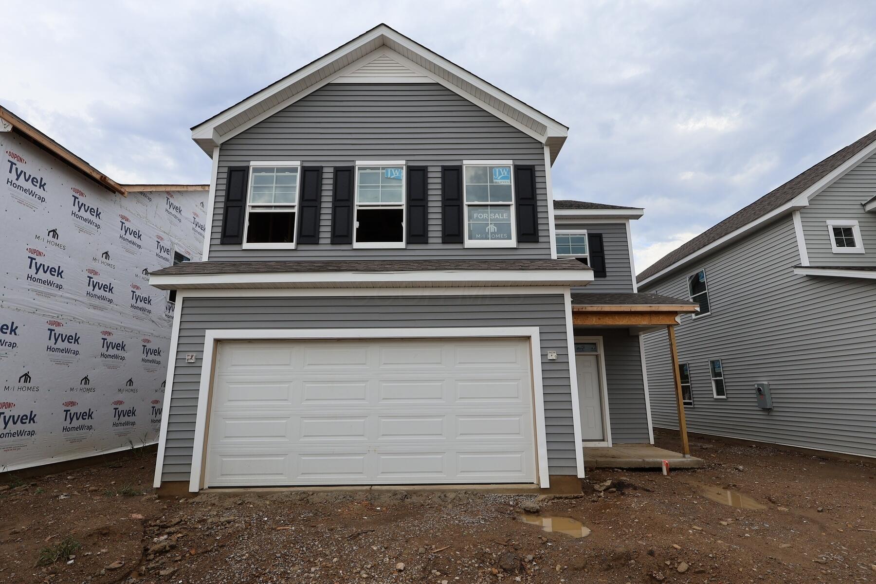 1031 Dawsons Drive Property Photo 1