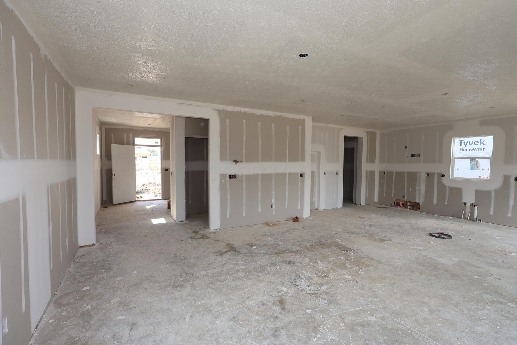 1031 Dawsons Drive Property Photo 6