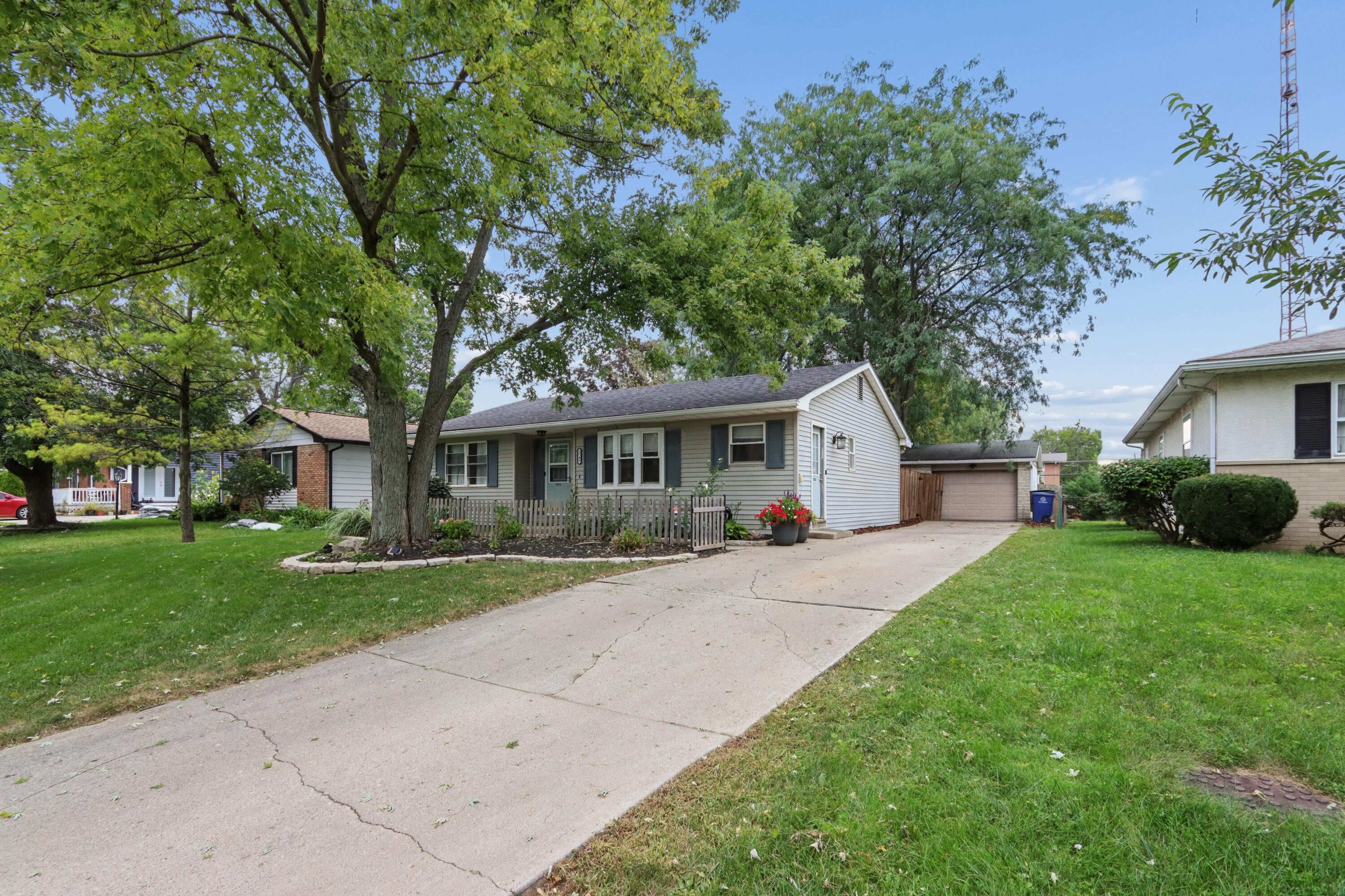 5748 N Meadows Boulevard Property Photo 3