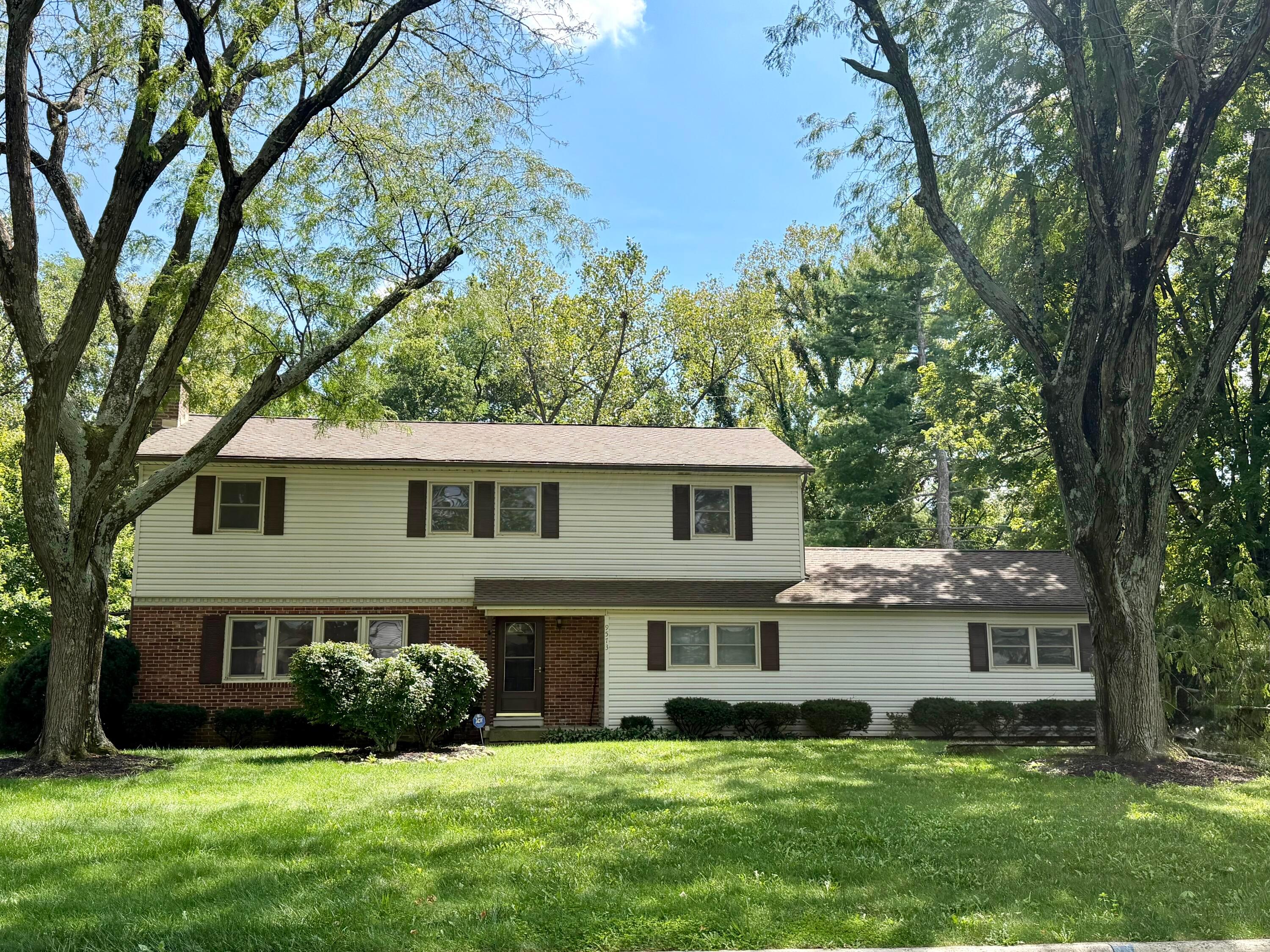 9573 Circle Drive E Property Photo 1