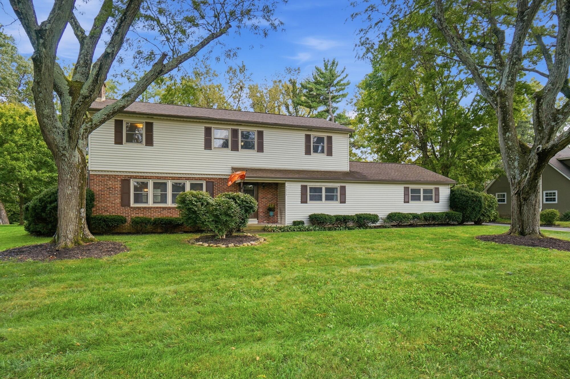 9573 Circle Drive E Property Photo 2
