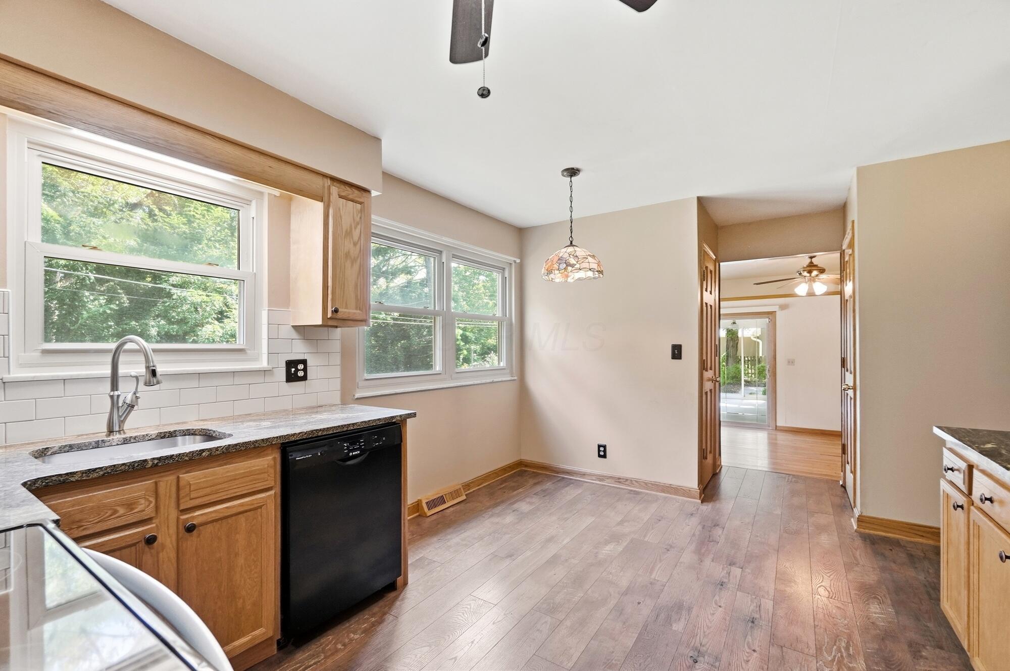 9573 Circle Drive E Property Photo 20