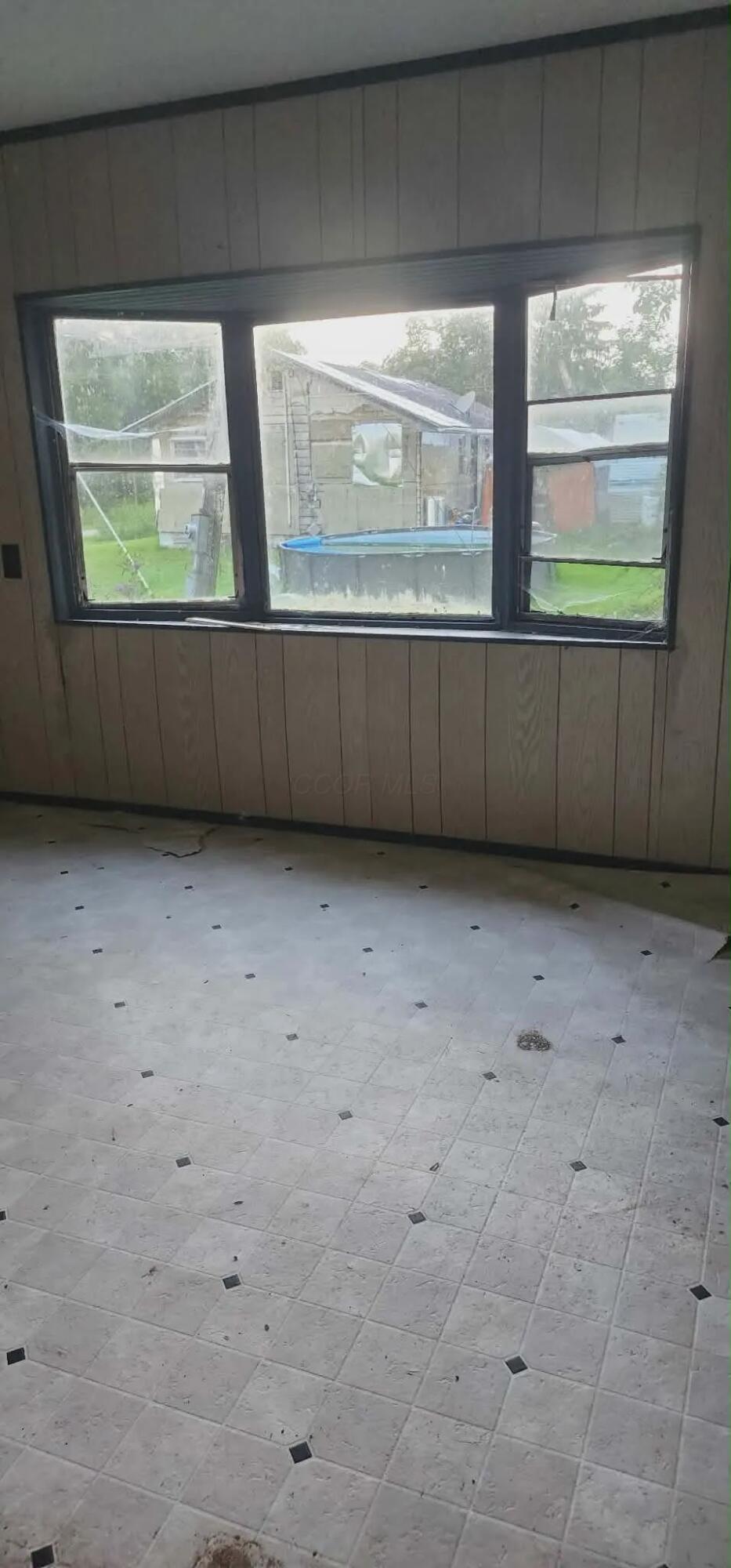 226033257 Property Photo 13