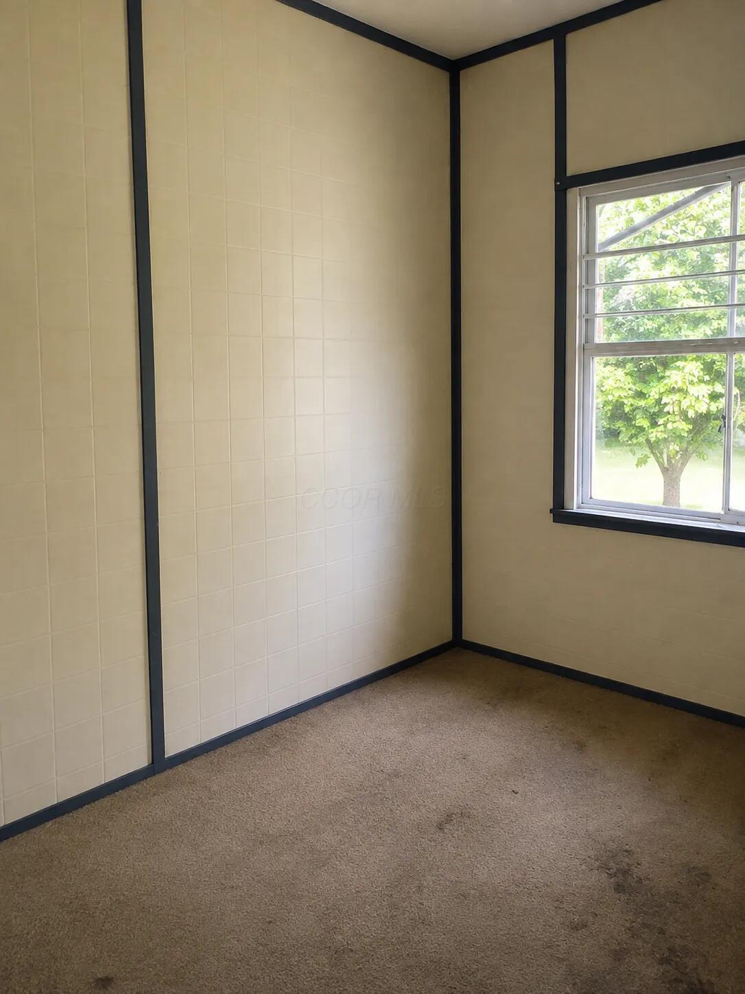226033257 Property Photo 18