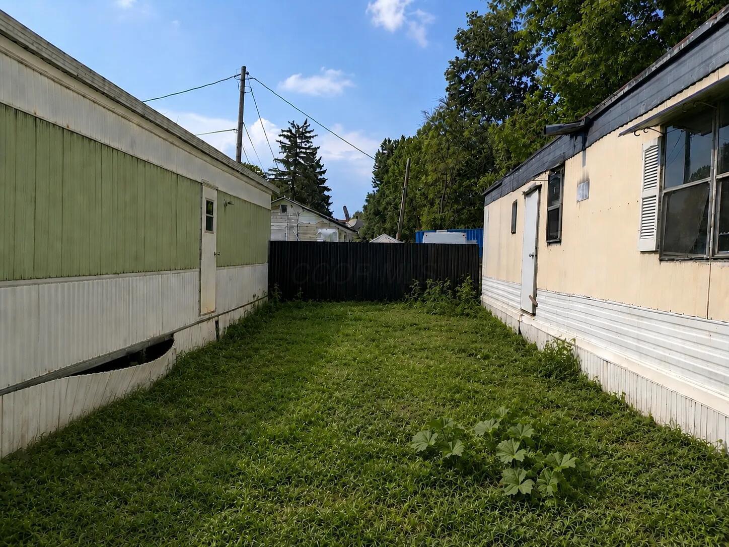 226033257 Property Photo 24
