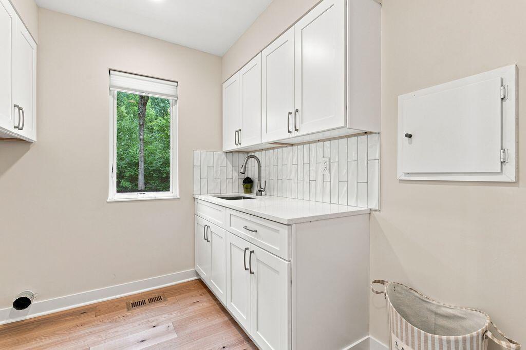 8671 Dunsinane Drive Property Photo 28