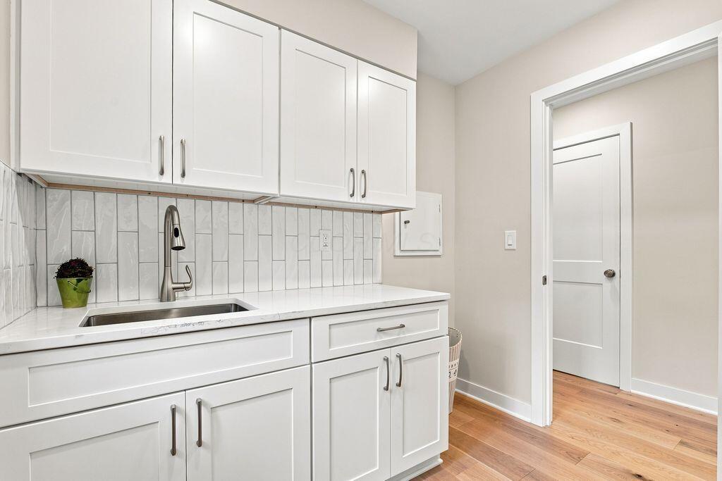 8671 Dunsinane Drive Property Photo 30