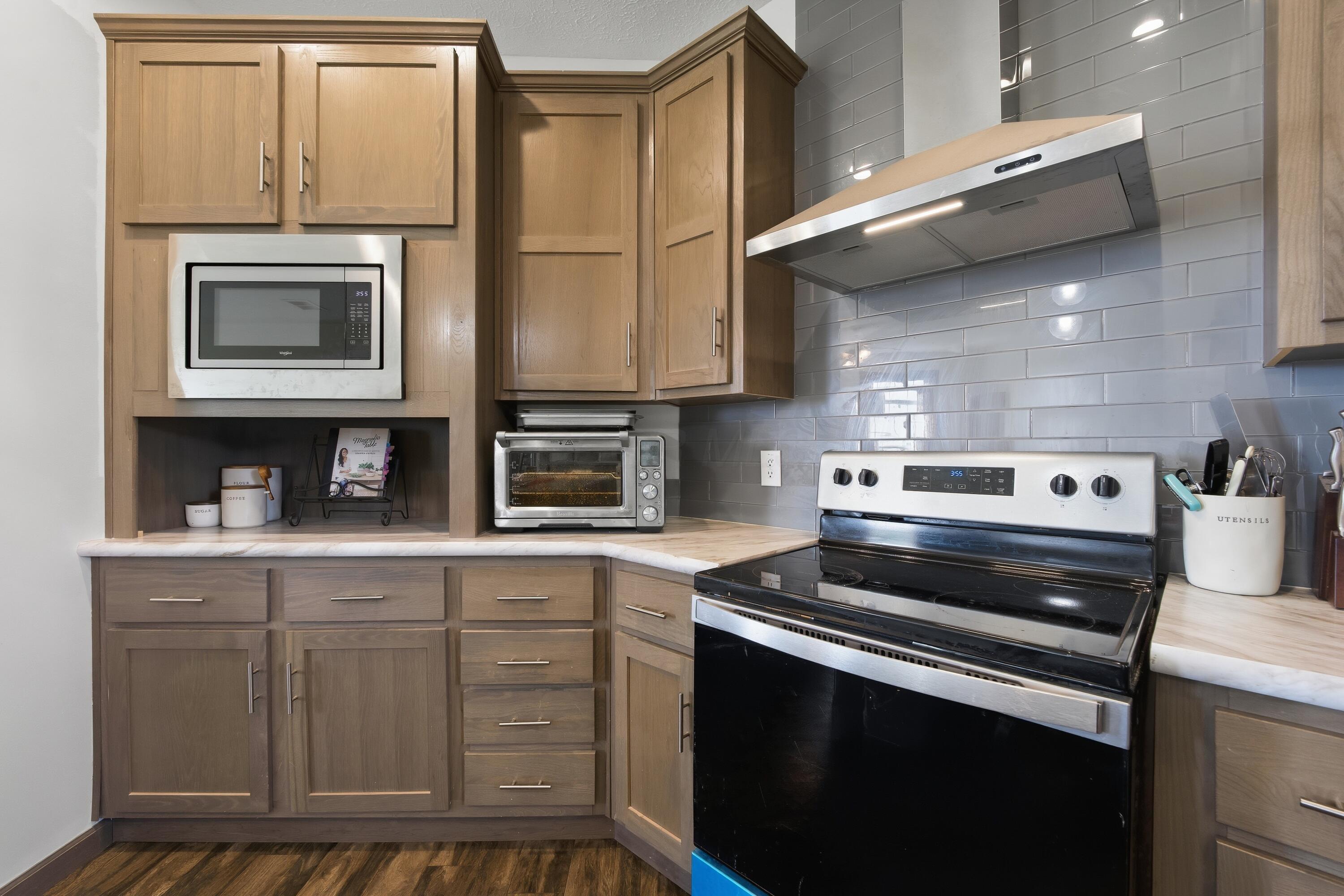 11144 Dingess Road Property Photo 9