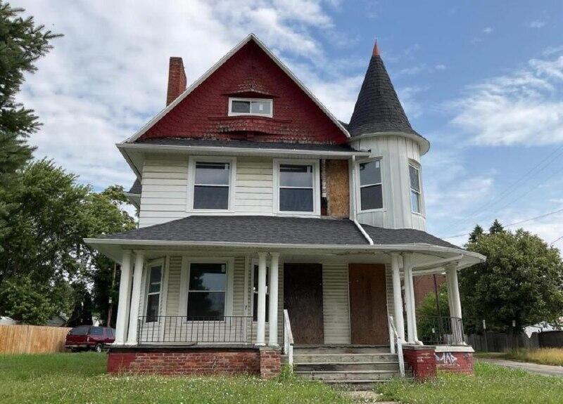 2002 Broadway Street