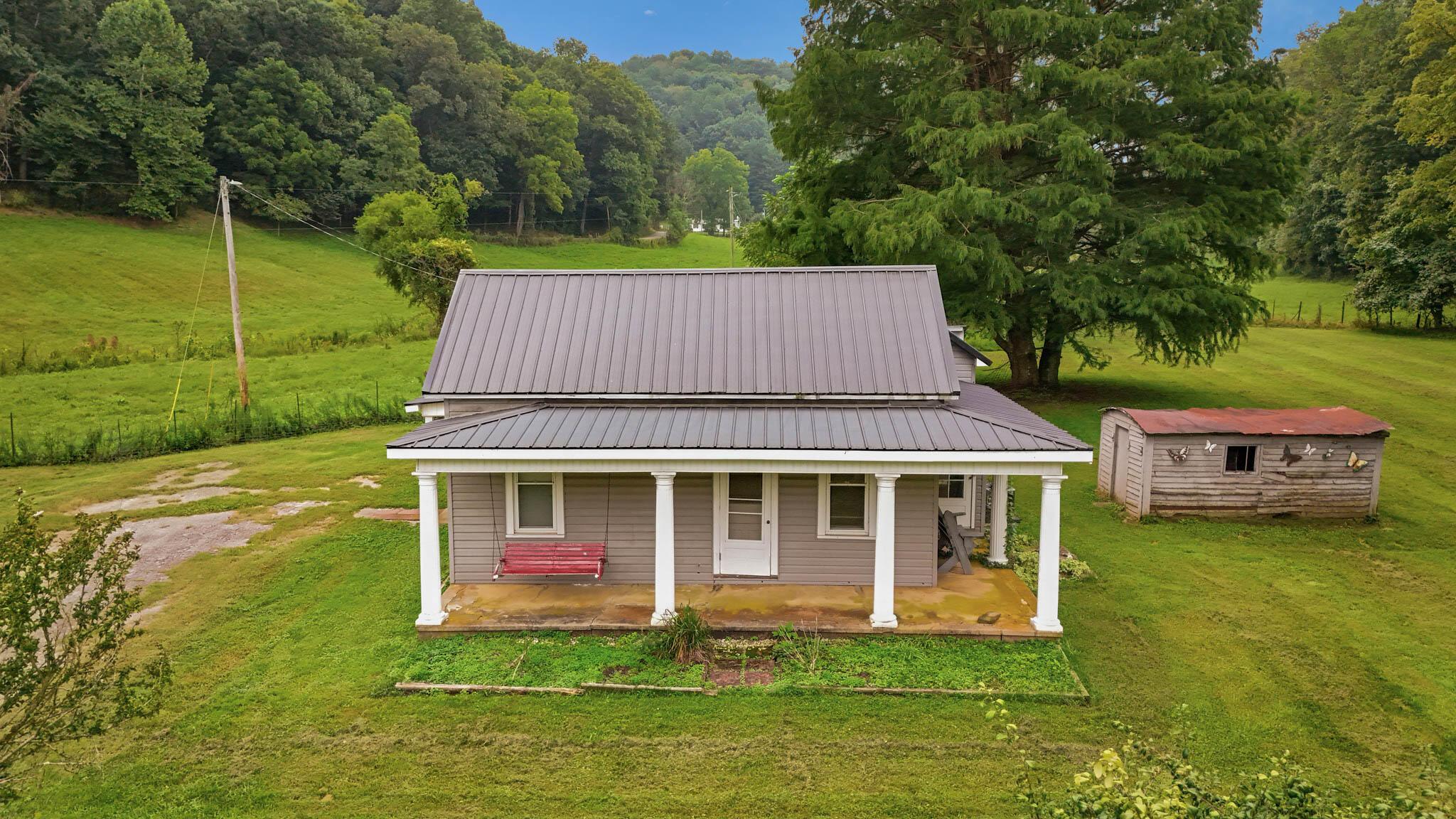 21606 E Sams Creek Road Property Photo 1