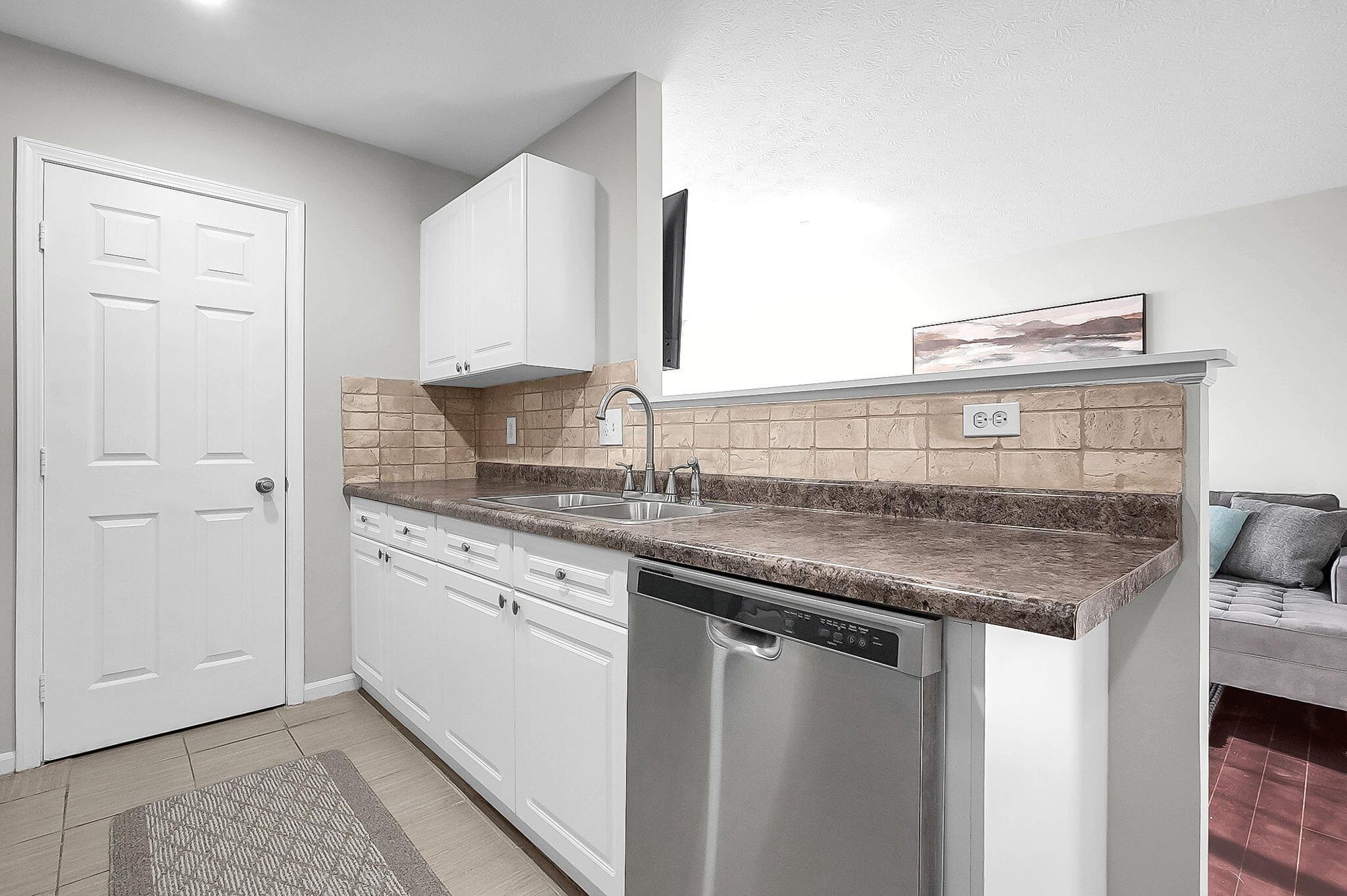 5959 Ferdinand Drive Property Photo 8
