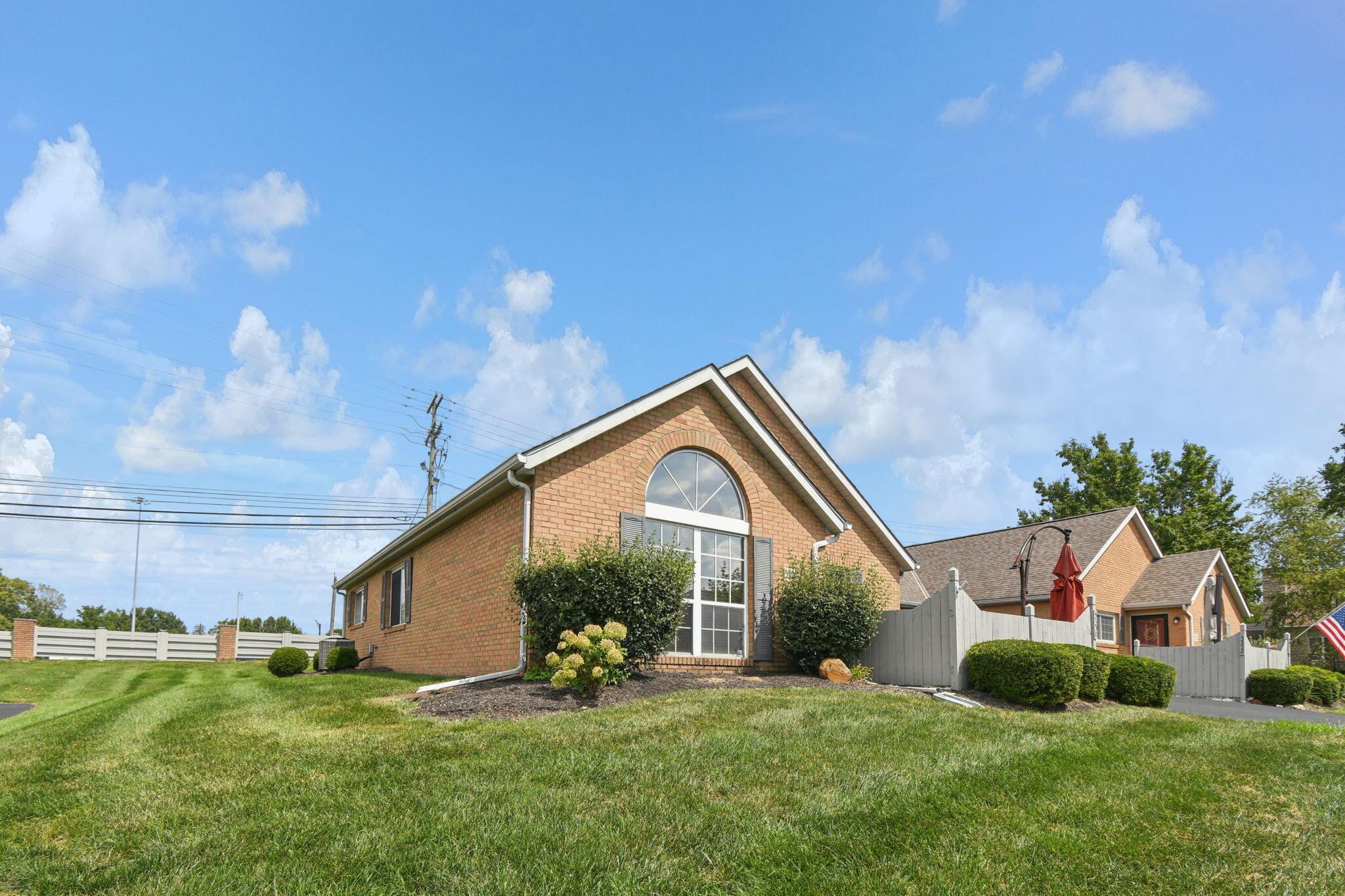 5350 Pond View Drive Property Photo 2