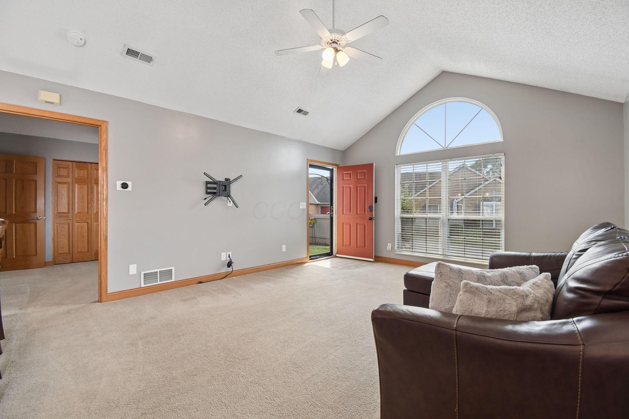 5350 Pond View Drive Property Photo 7