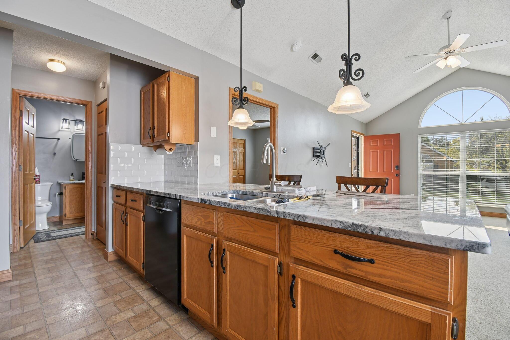 5350 Pond View Drive Property Photo 10