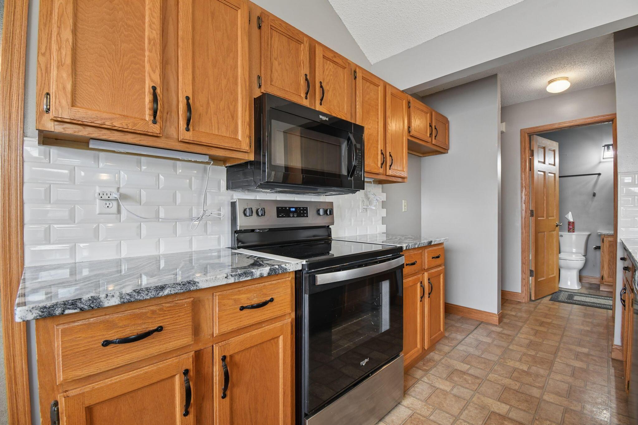 5350 Pond View Drive Property Photo 11