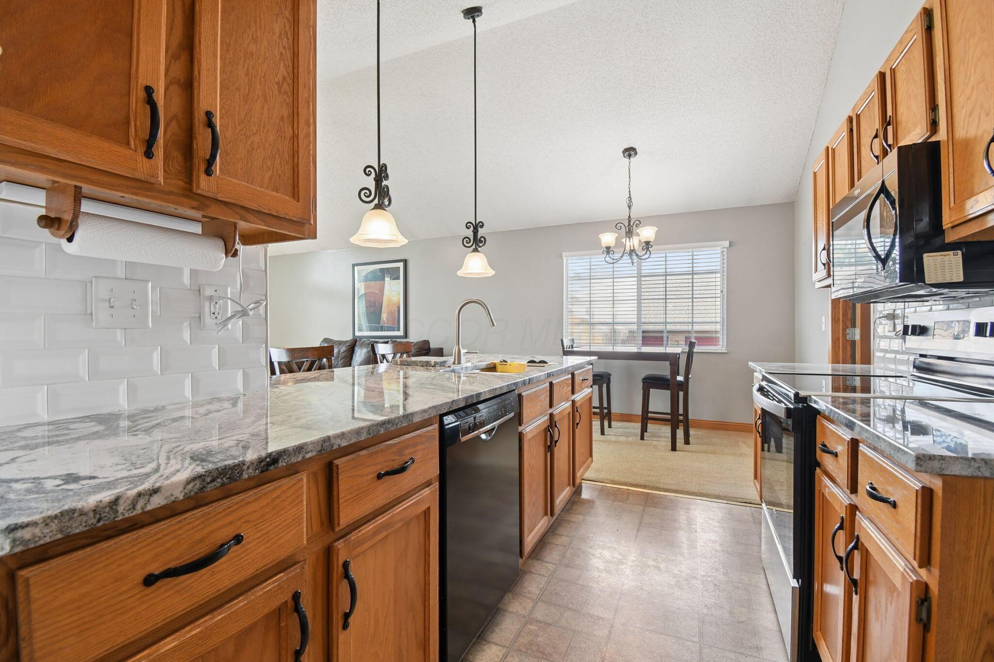 5350 Pond View Drive Property Photo 12