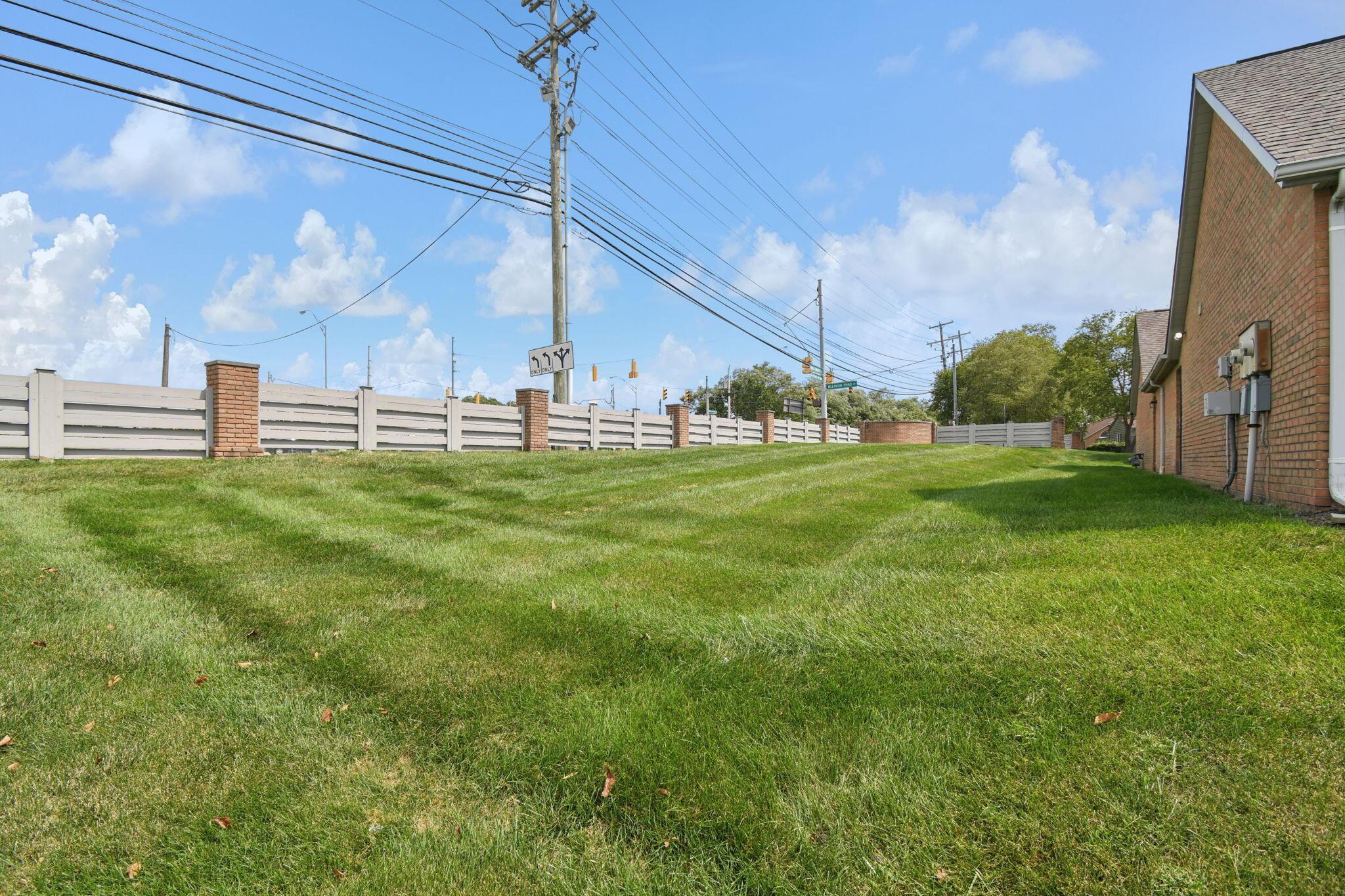 5350 Pond View Drive Property Photo 25