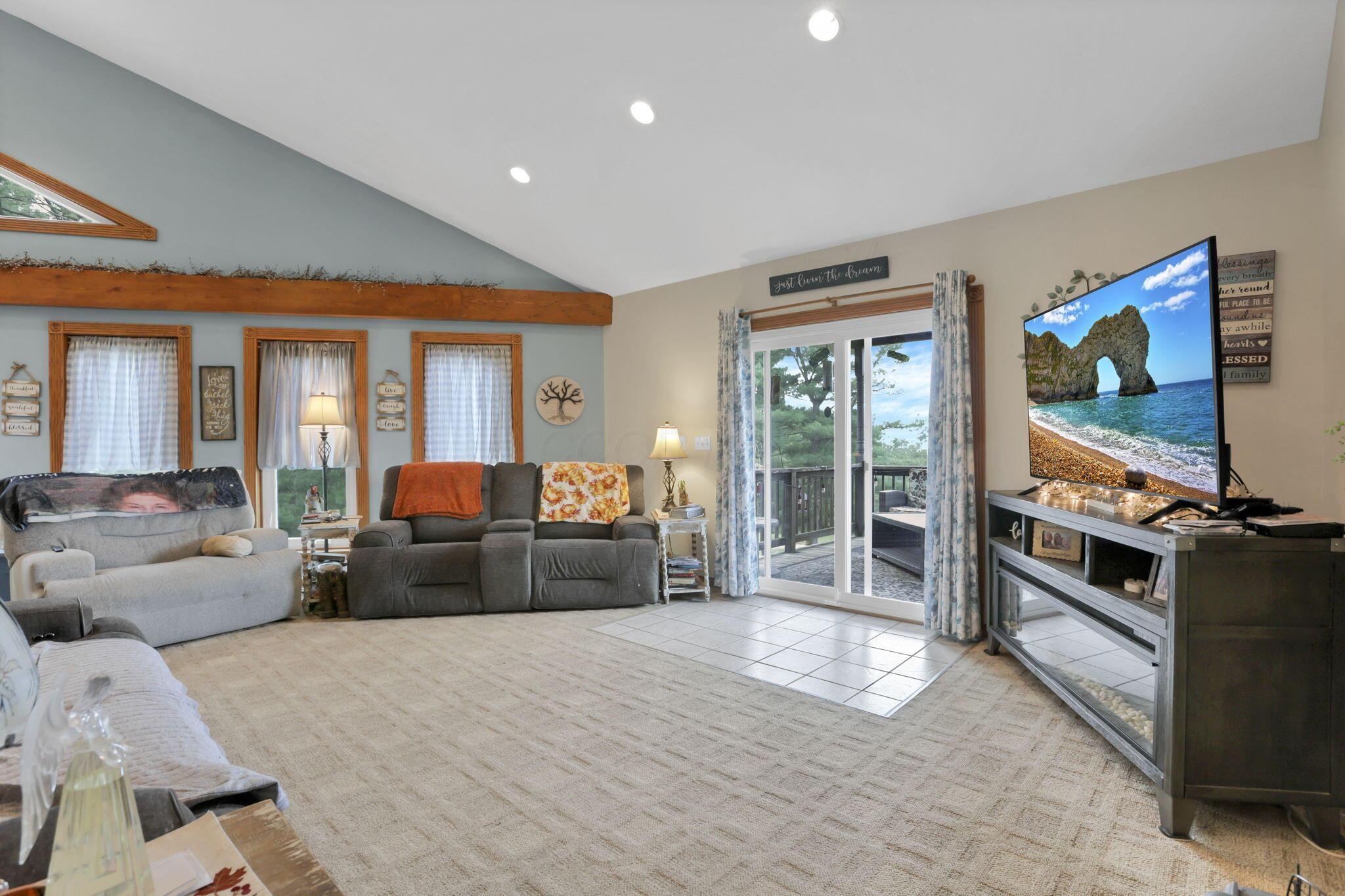 14300 Mount Perry Road Property Photo 17