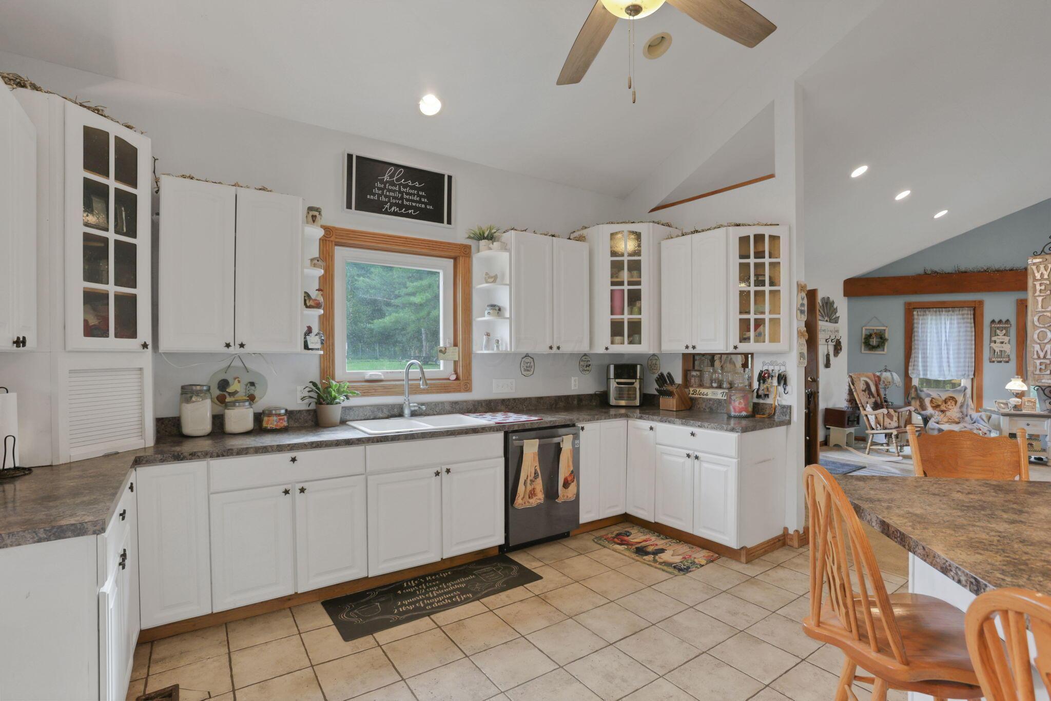14300 Mount Perry Road Property Photo 22