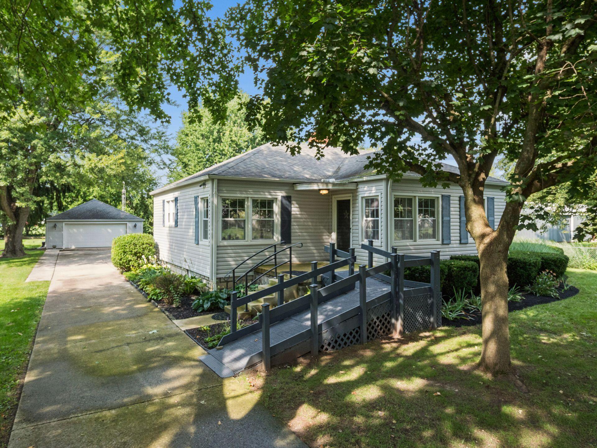 191 E Ottawa Street Property Photo 2