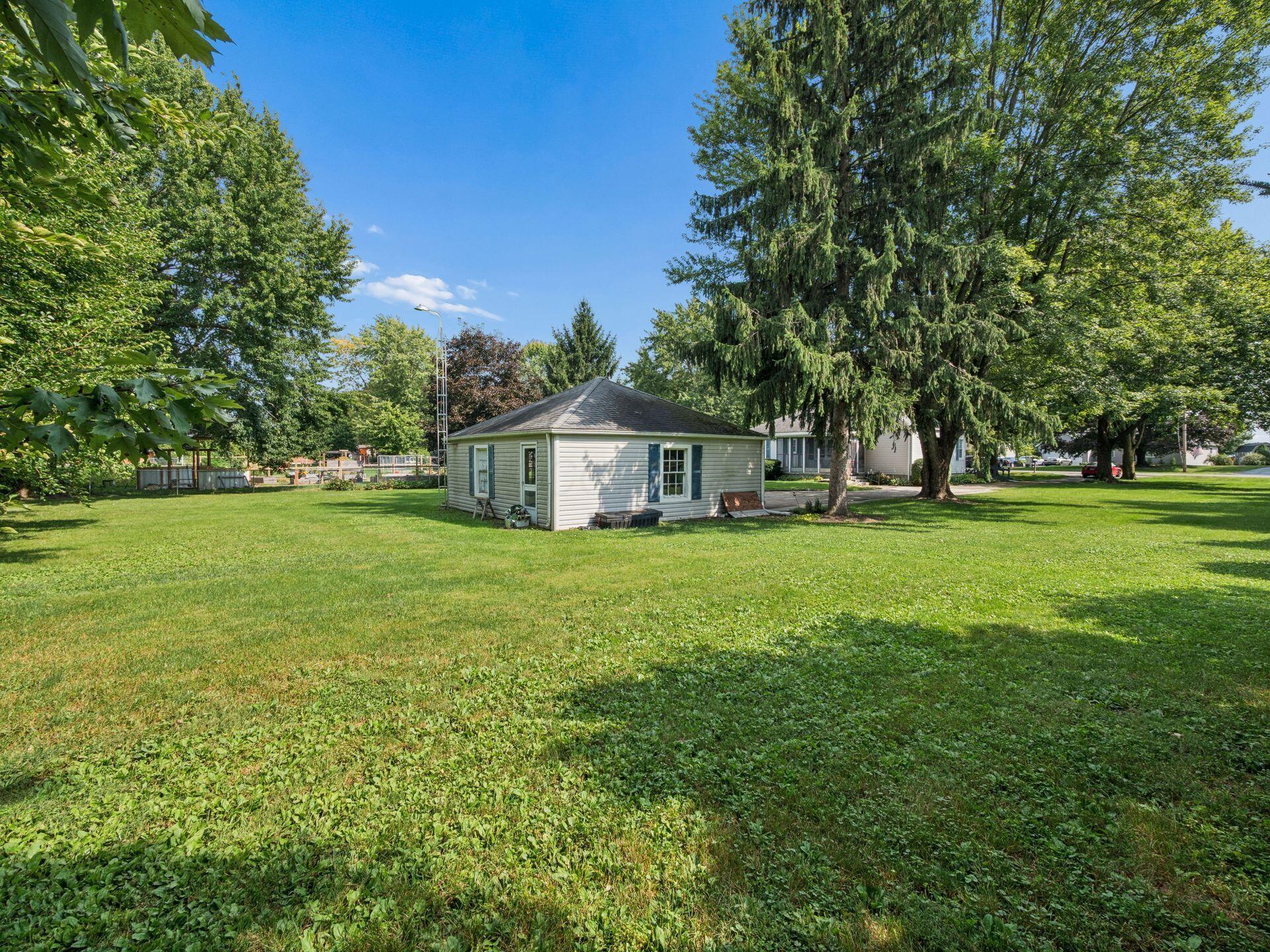 191 E Ottawa Street Property Photo 28